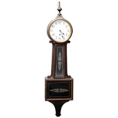 Antike Mahagoni-Banjo-Wanduhr von Waterbury Clock Co:: um 1900