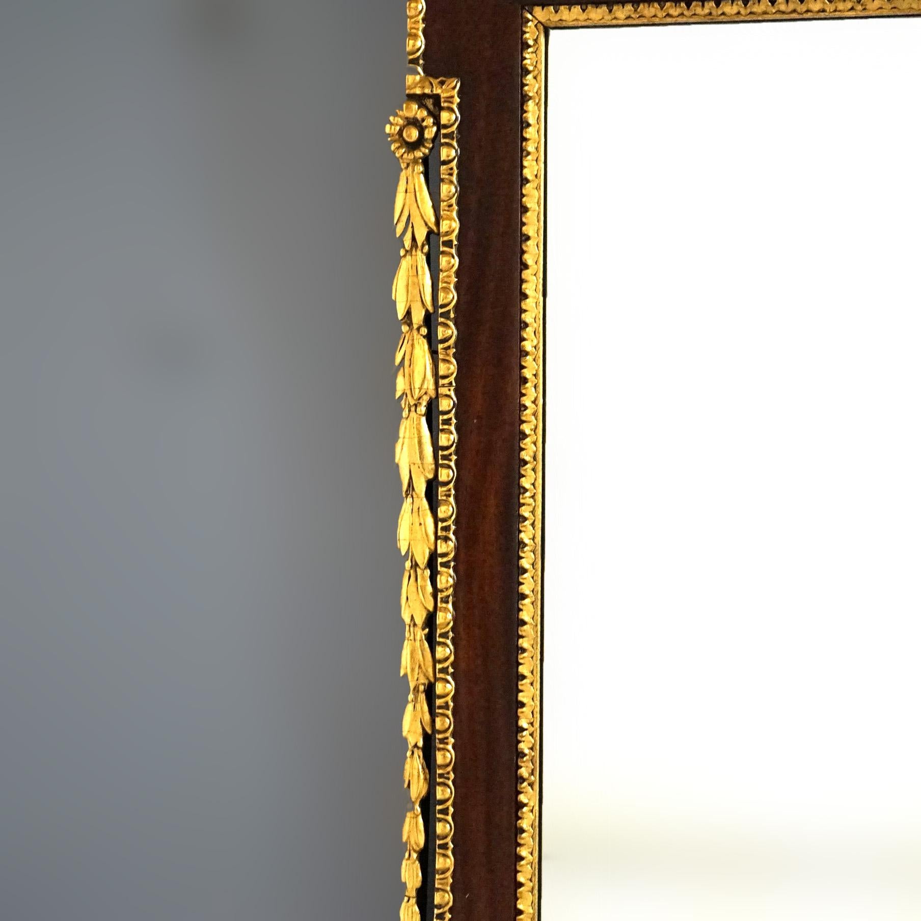 Antique Federal Mahogany & Giltwood Figural Eagle Wall Mirror 19th C In Good Condition For Sale In Big Flats, NY