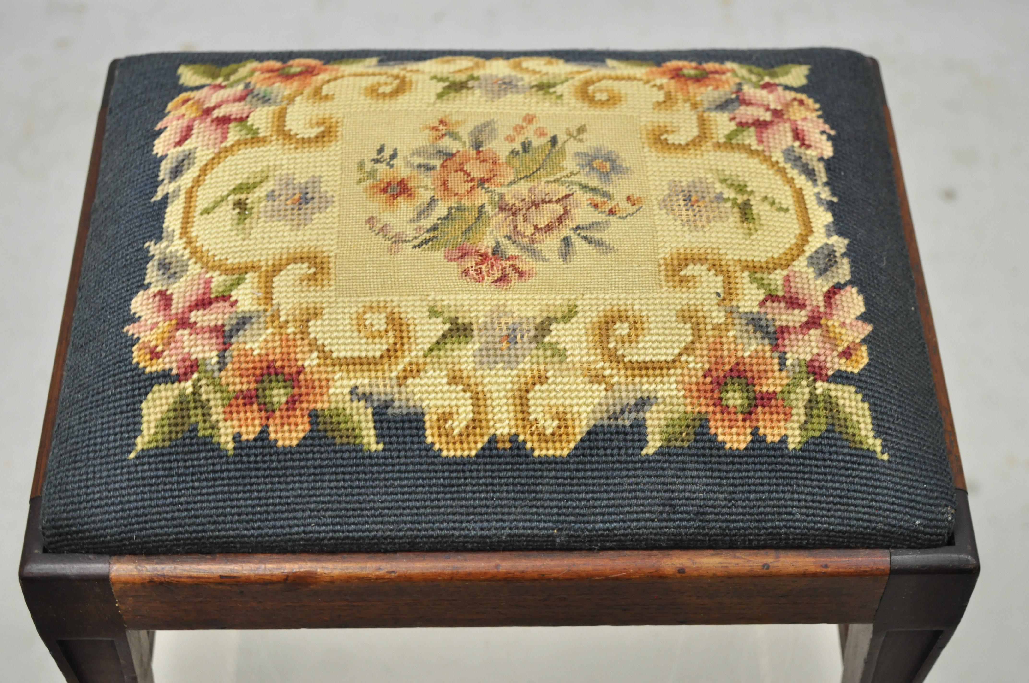 North American Antique Federal Mahogany Green Needlepoint Small Petite Footstool Ottoman