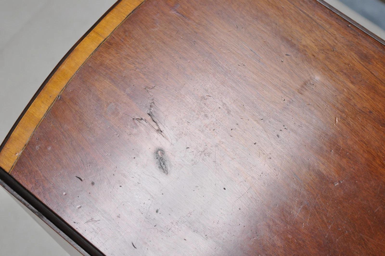 Antique Federal Mahogany Satinwood Inlay Narrow Dropleaf Pembroke Side Table en vente 6