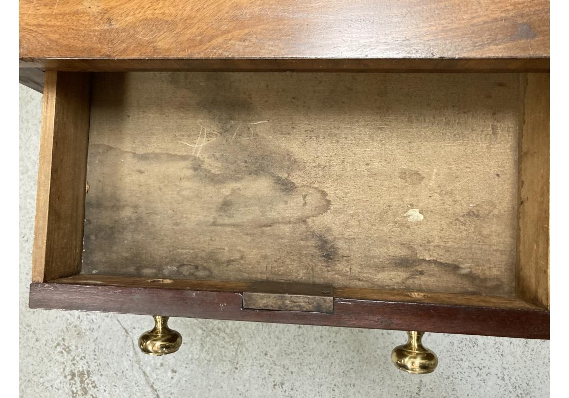 Antigua mesa de trabajo federal de caoba para restaurar en venta 3