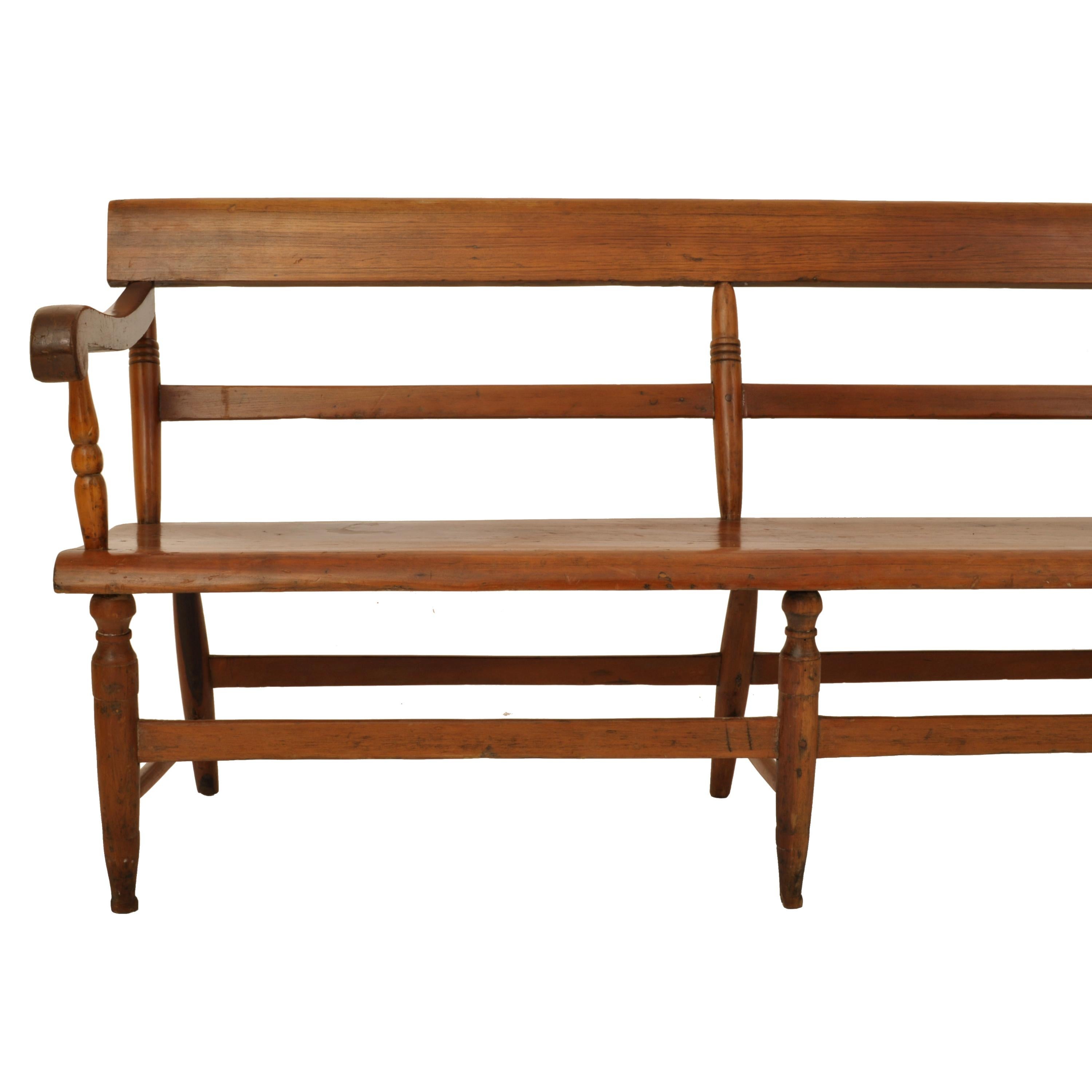 Antique Federal New England Windsor Spindle Back Cherry Bench Settee 1820 In Good Condition In Portland, OR