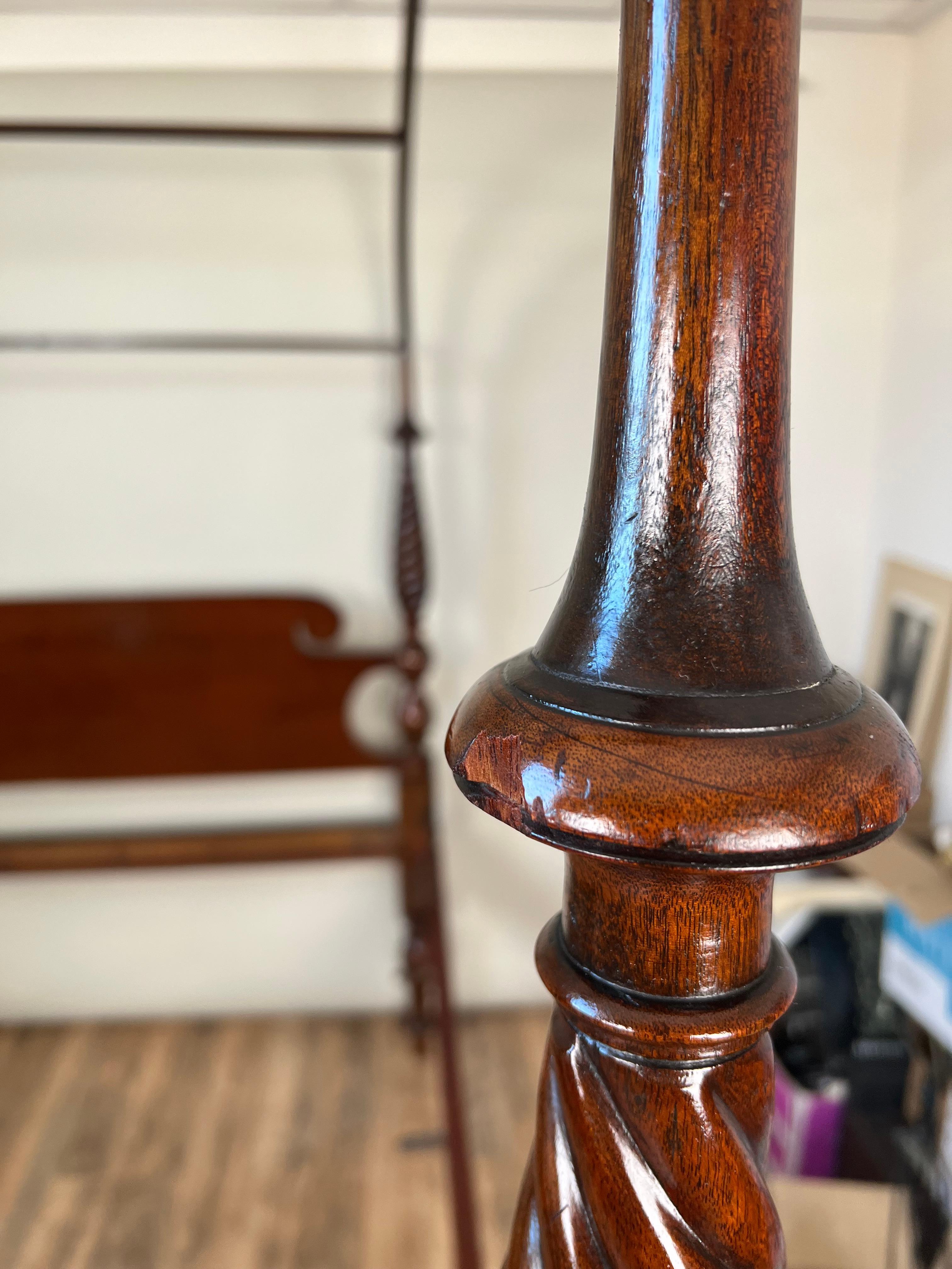 Antique Federal Period Mahogany Full Size Canopy Bed  c. 1820 10