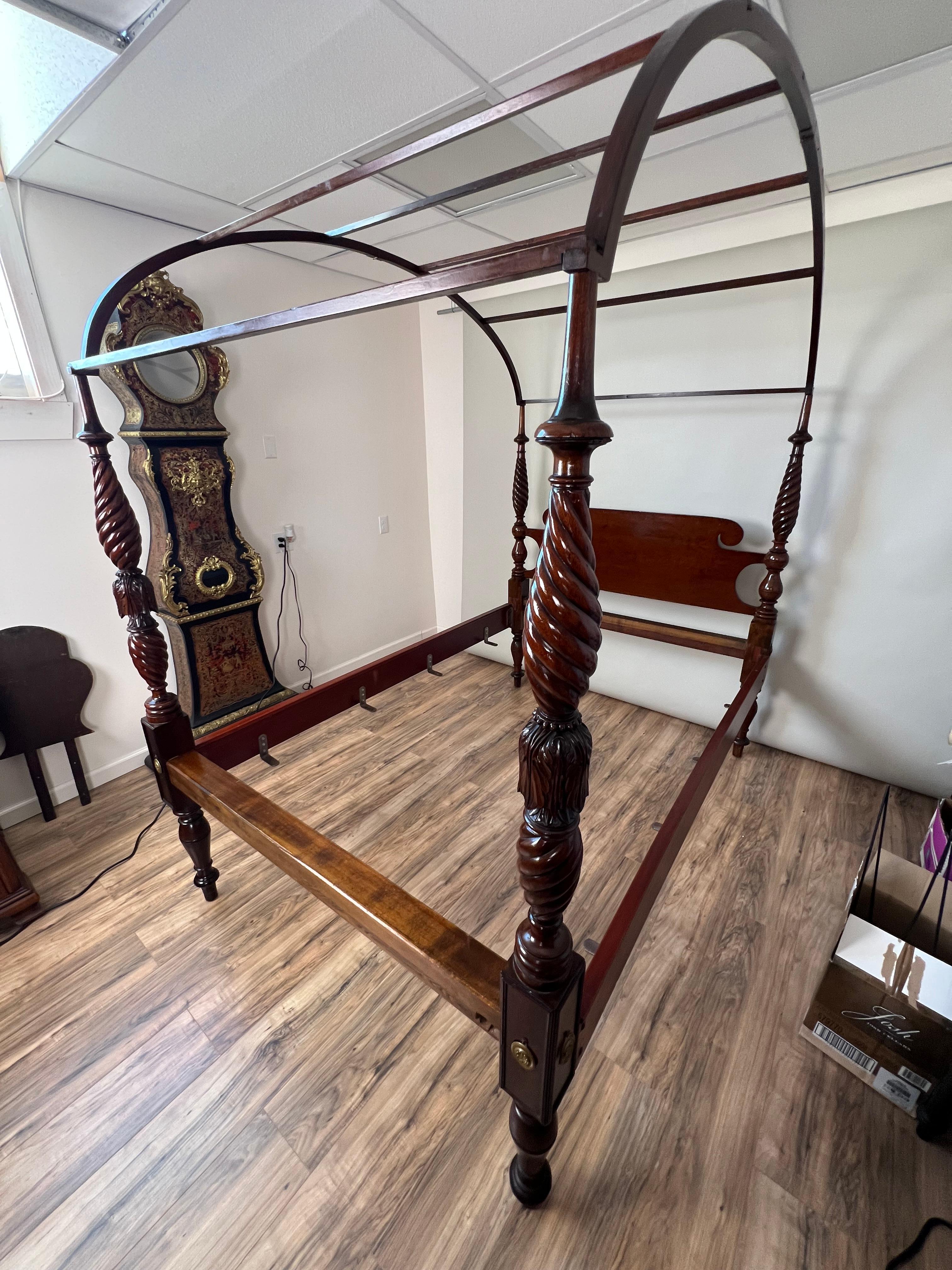 Antique Federal Period Mahogany Full Size Canopy Bed  c. 1820 1