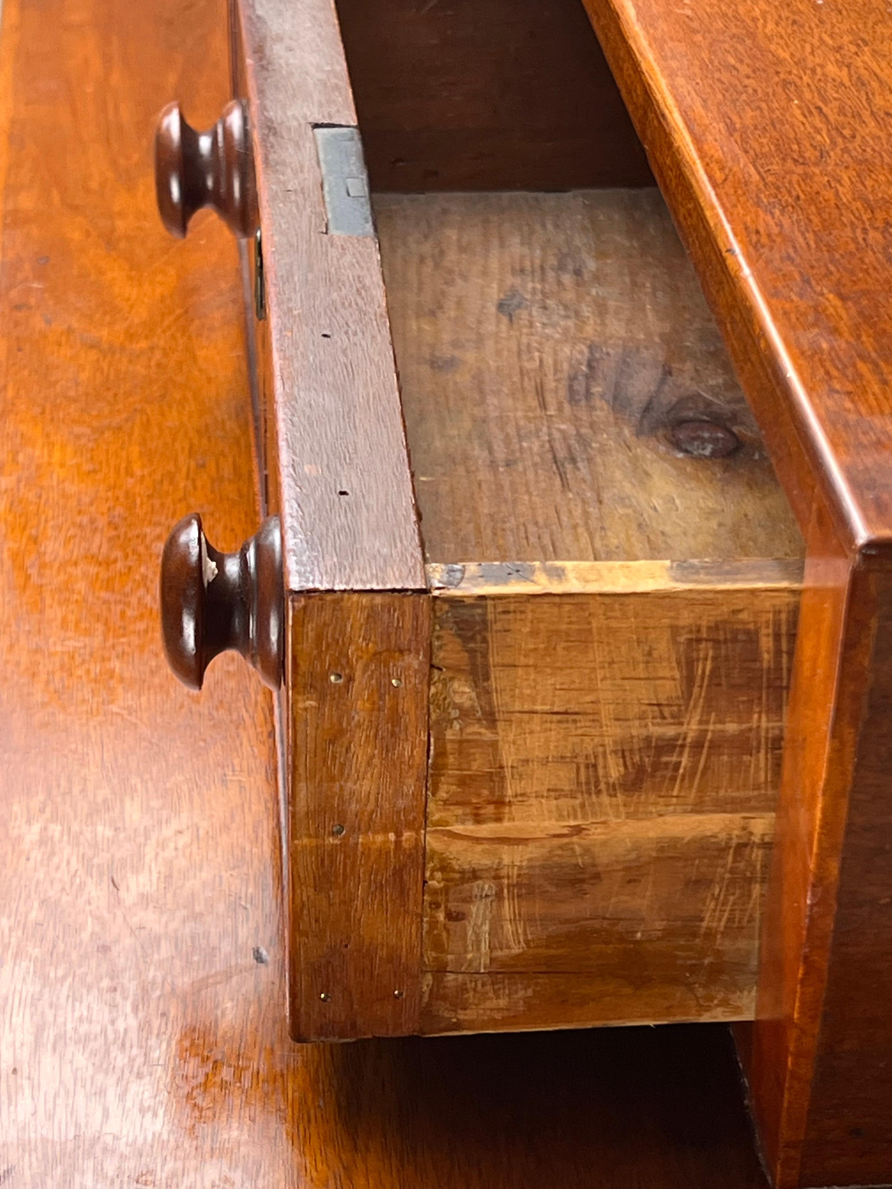 Antique Federal Period Mahogany Sheraton Deck Top Chest of Drawers c. 1820 For Sale 2