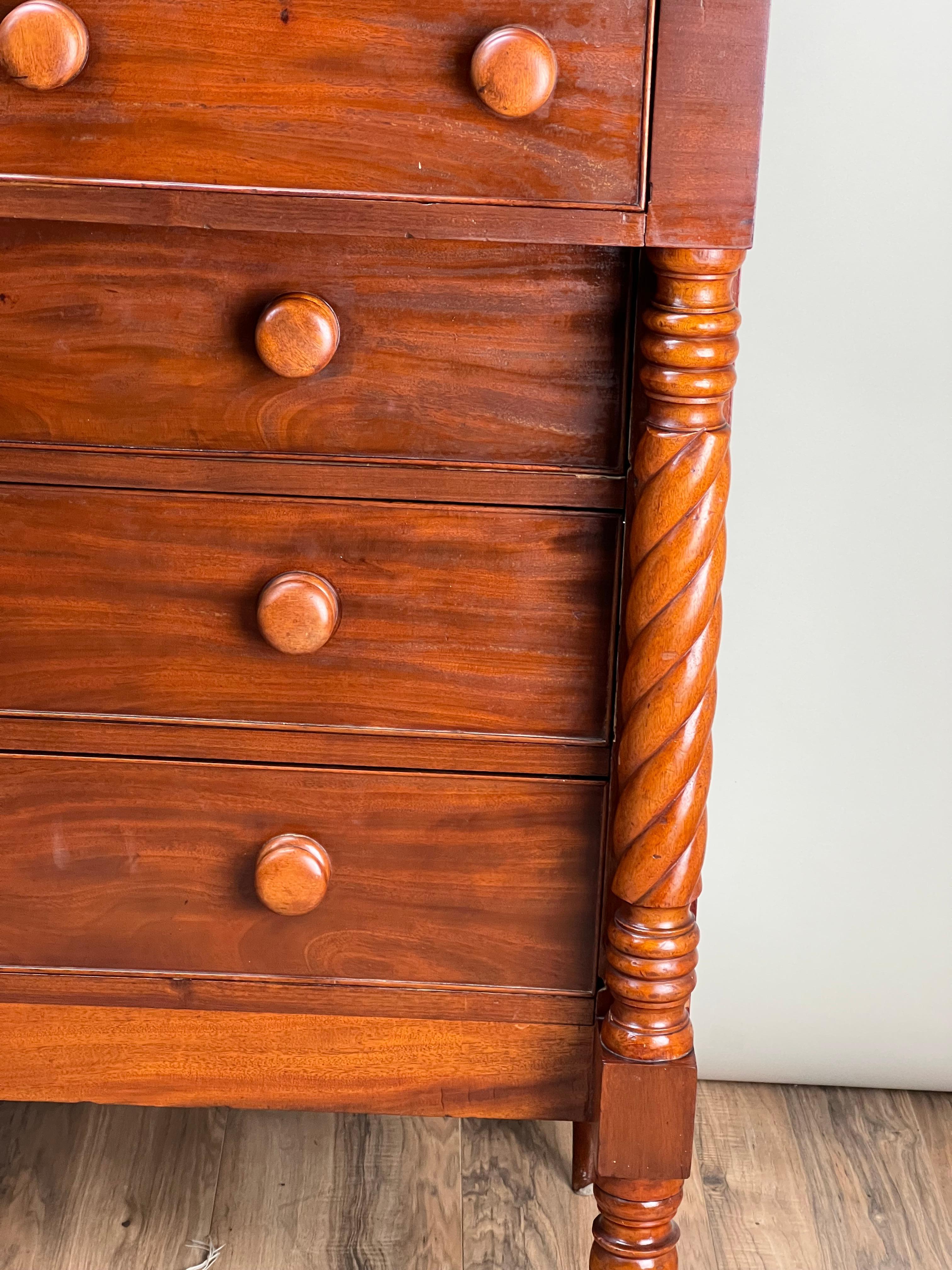 Antique Federal Period Mahogany Sheraton Deck Top Chest of Drawers c. 1820 For Sale 3