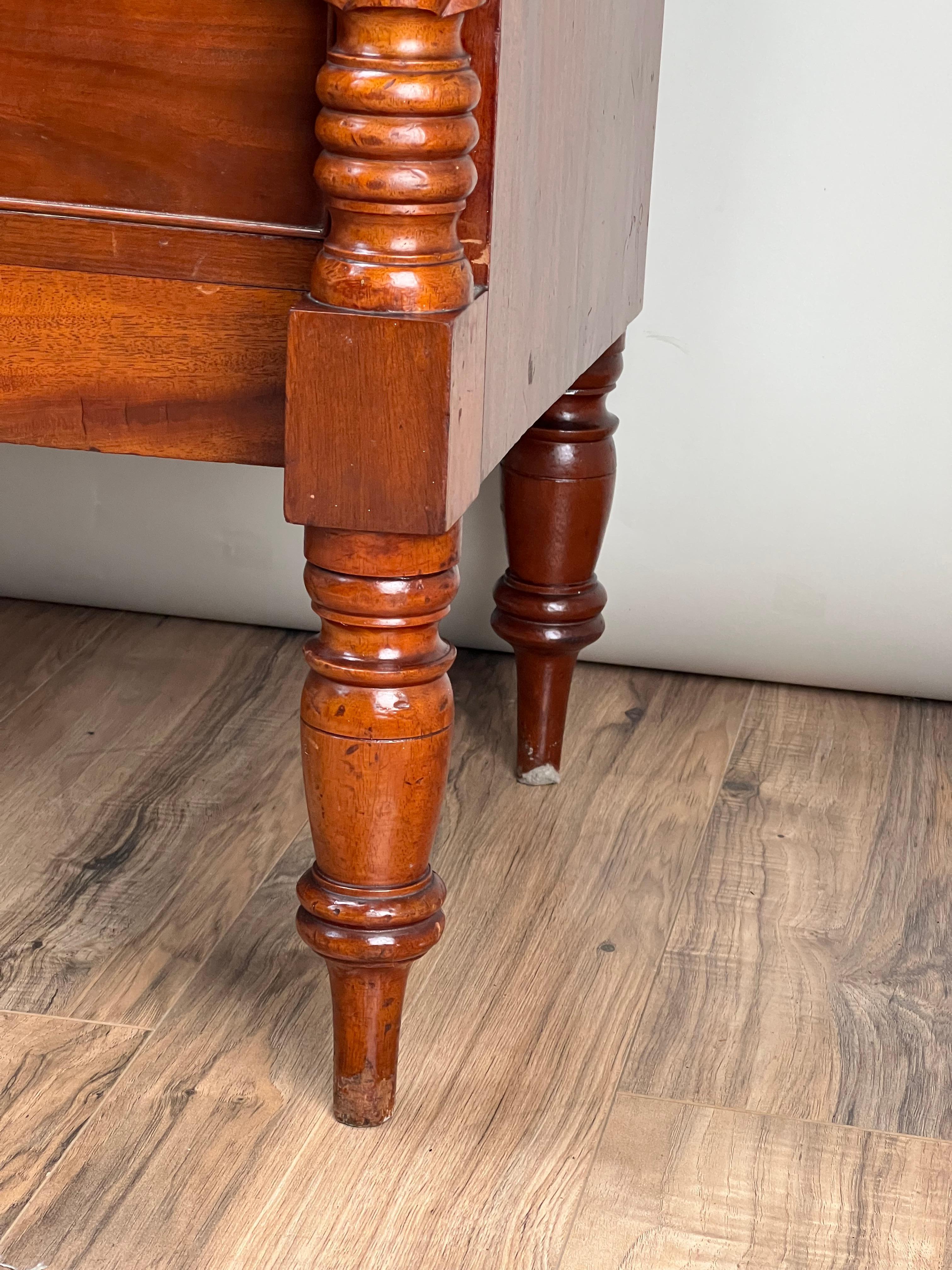 Antique Federal Period Mahogany Sheraton Deck Top Chest of Drawers c. 1820 For Sale 4