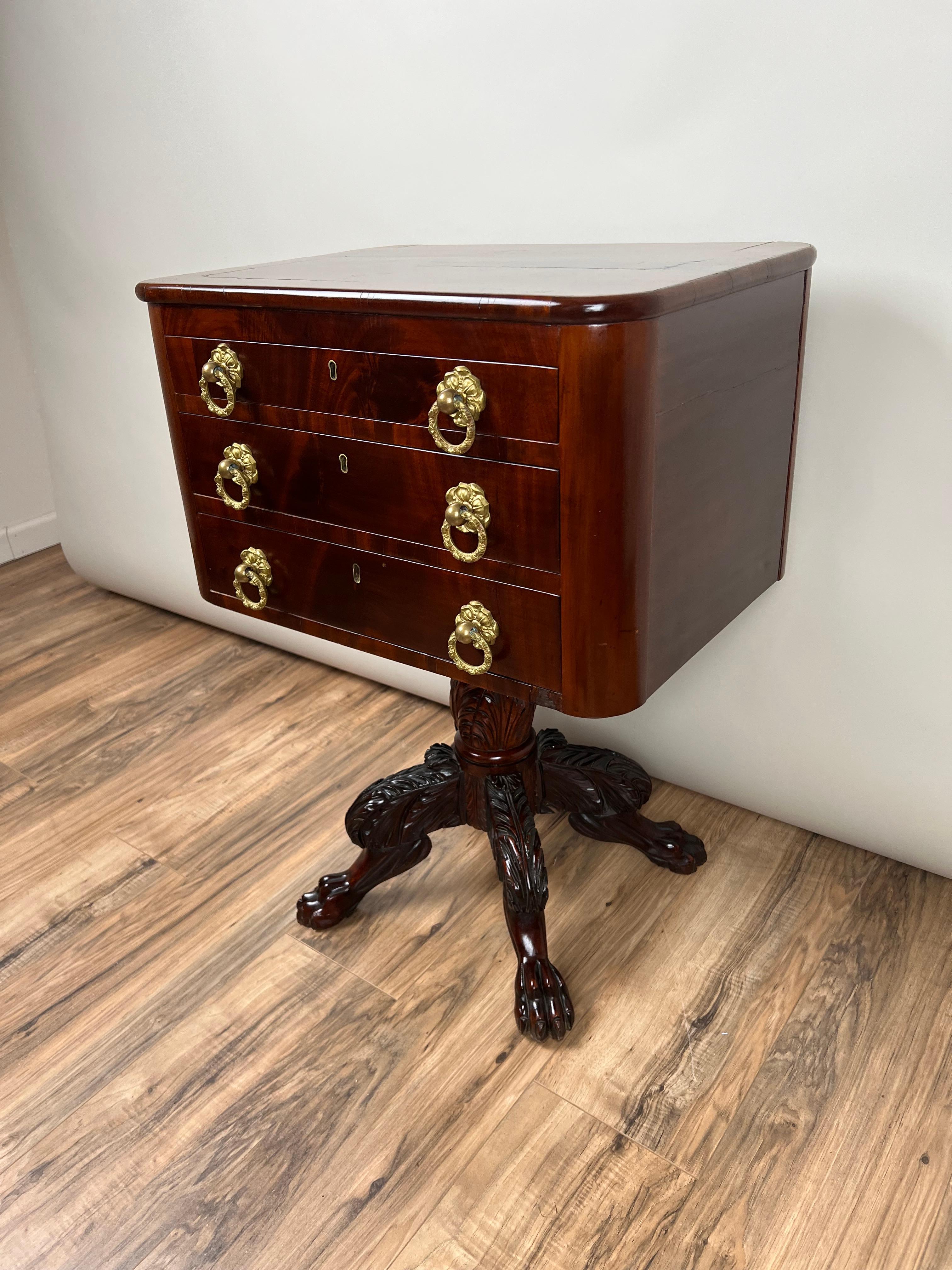 Antique Federal Period Mahogany Three Drawer Stand with Embossed Pulls c. 1820 In Good Condition For Sale In Westfield, MA