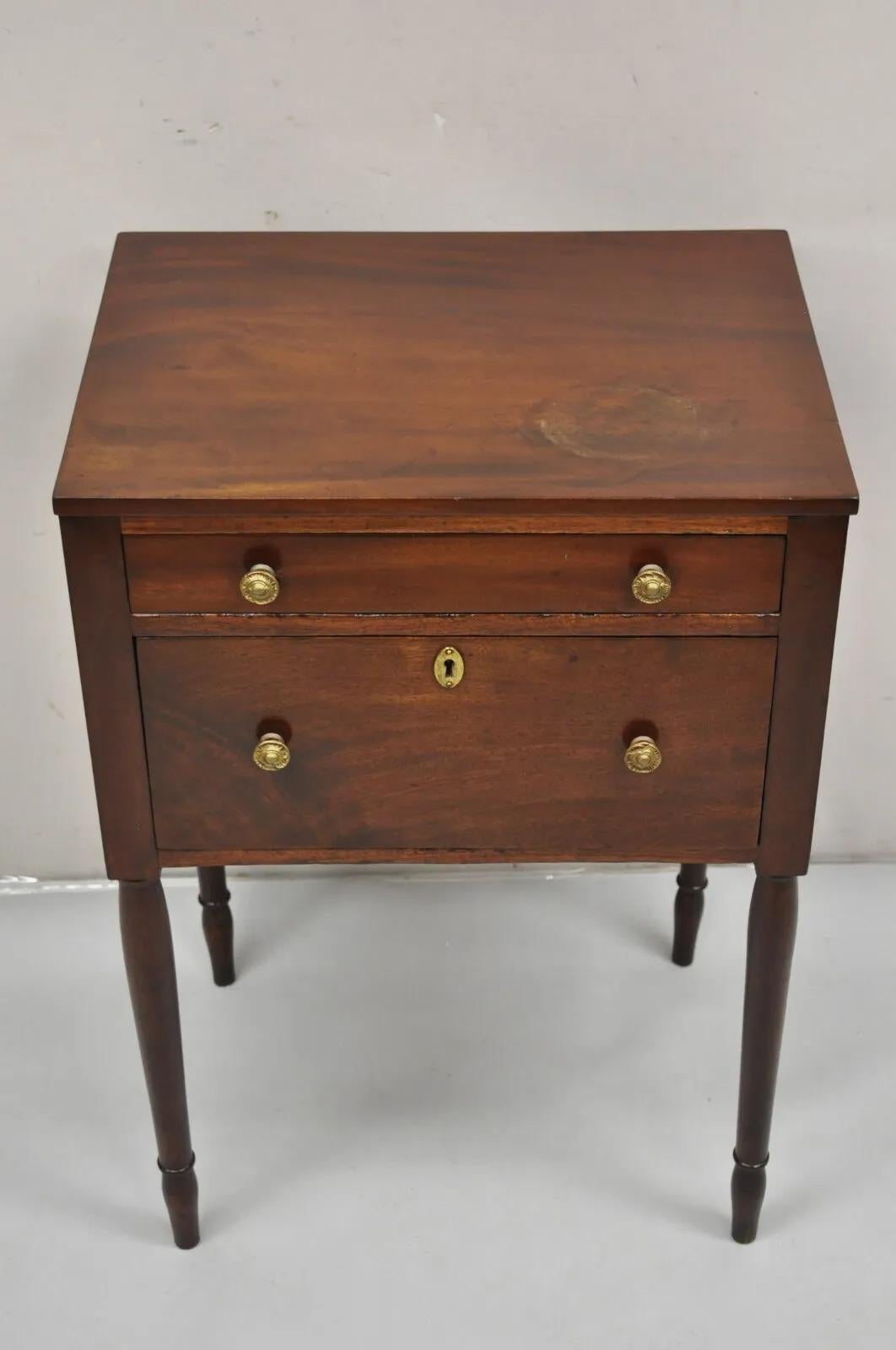 Antique Federal Sheraton Mahogany 2 Drawer Work Stand Side Table Nightstand For Sale 8
