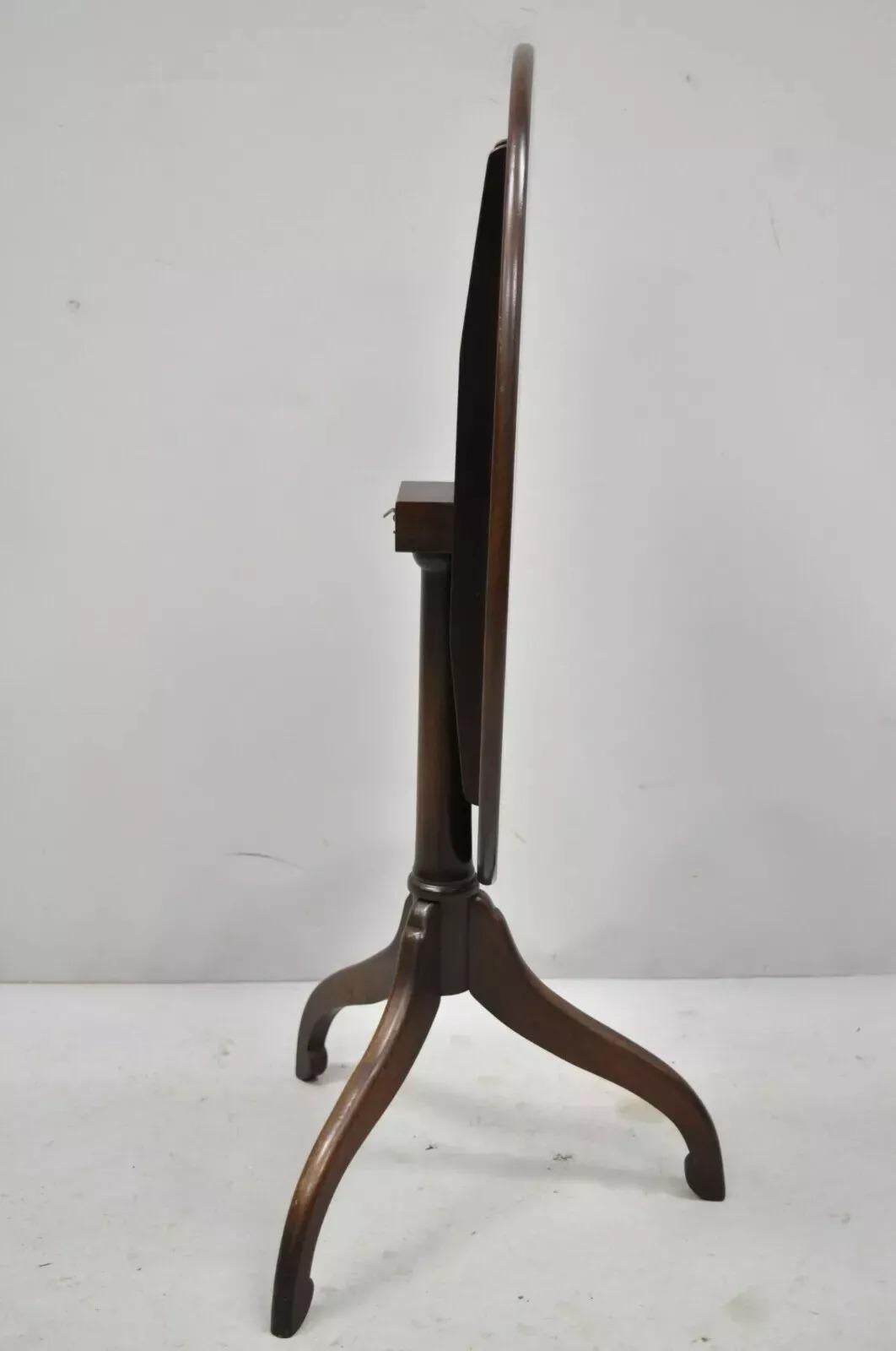 20ième siècle Ancienne lampe fédérale Sheraton en acajou incrusté d'un drapeau d'aigle en forme de bouclier en vente