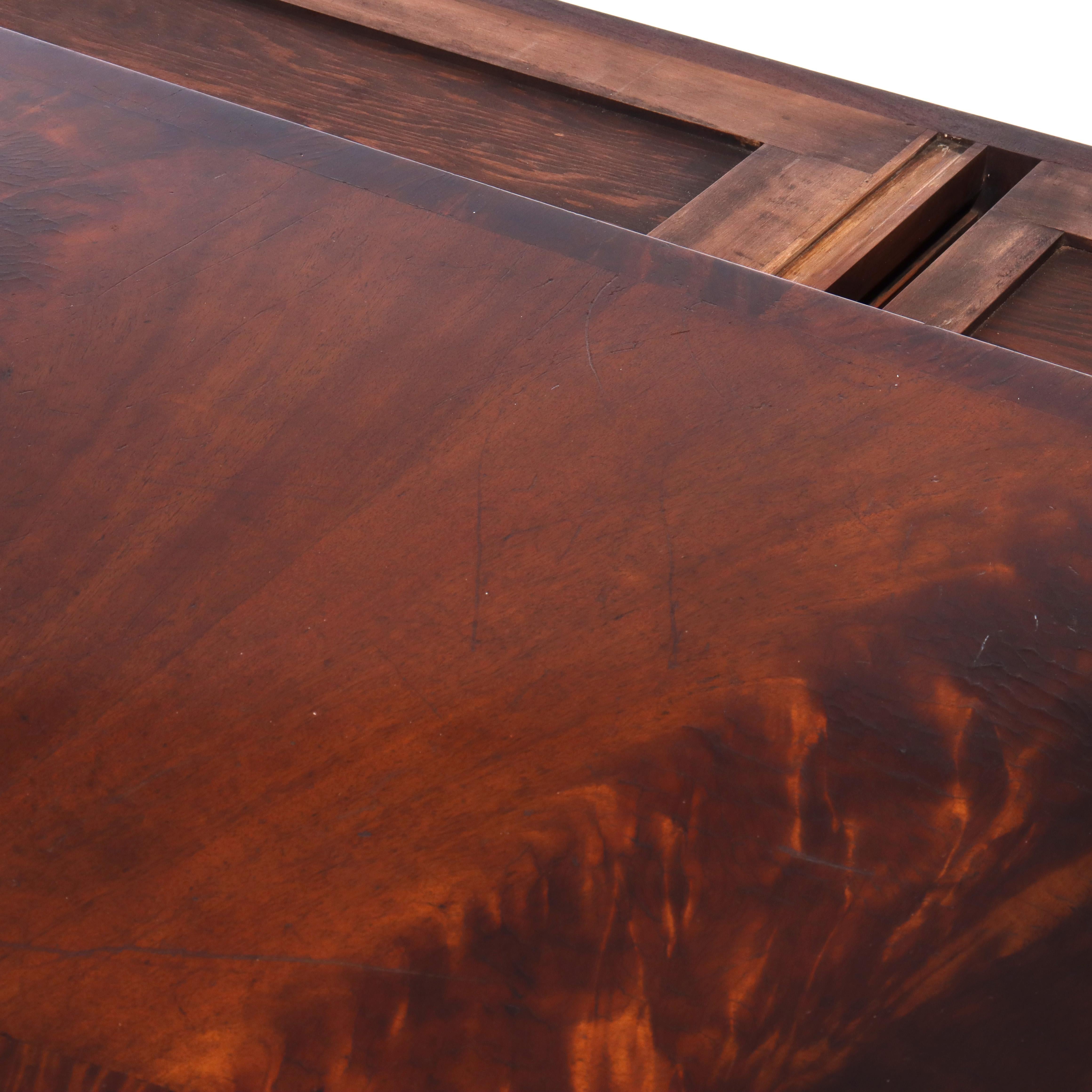 Ancienne table d'entrée à abattant en acajou de style Feder avec un seul tiroir C1930 en vente 5