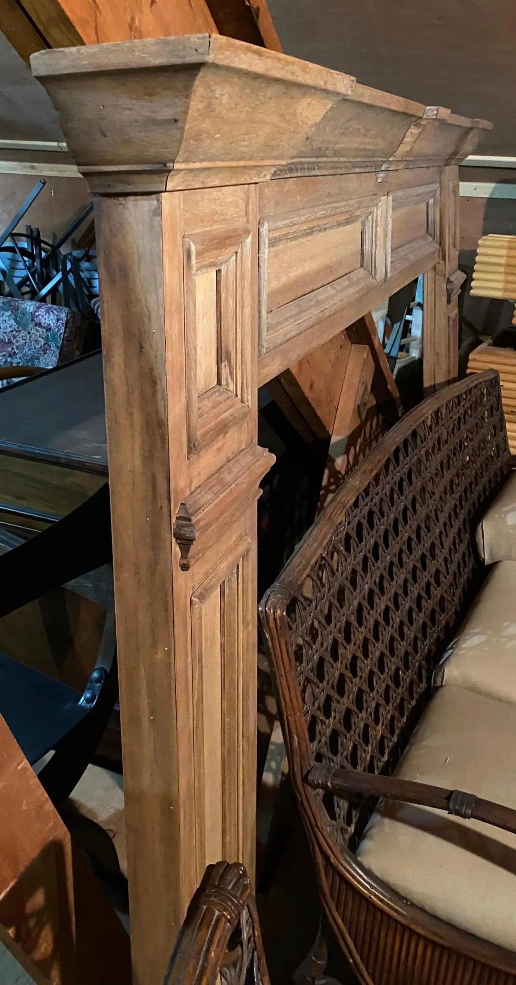 Antique Federal Style Wooden Fireplace Mantel For Sale 2