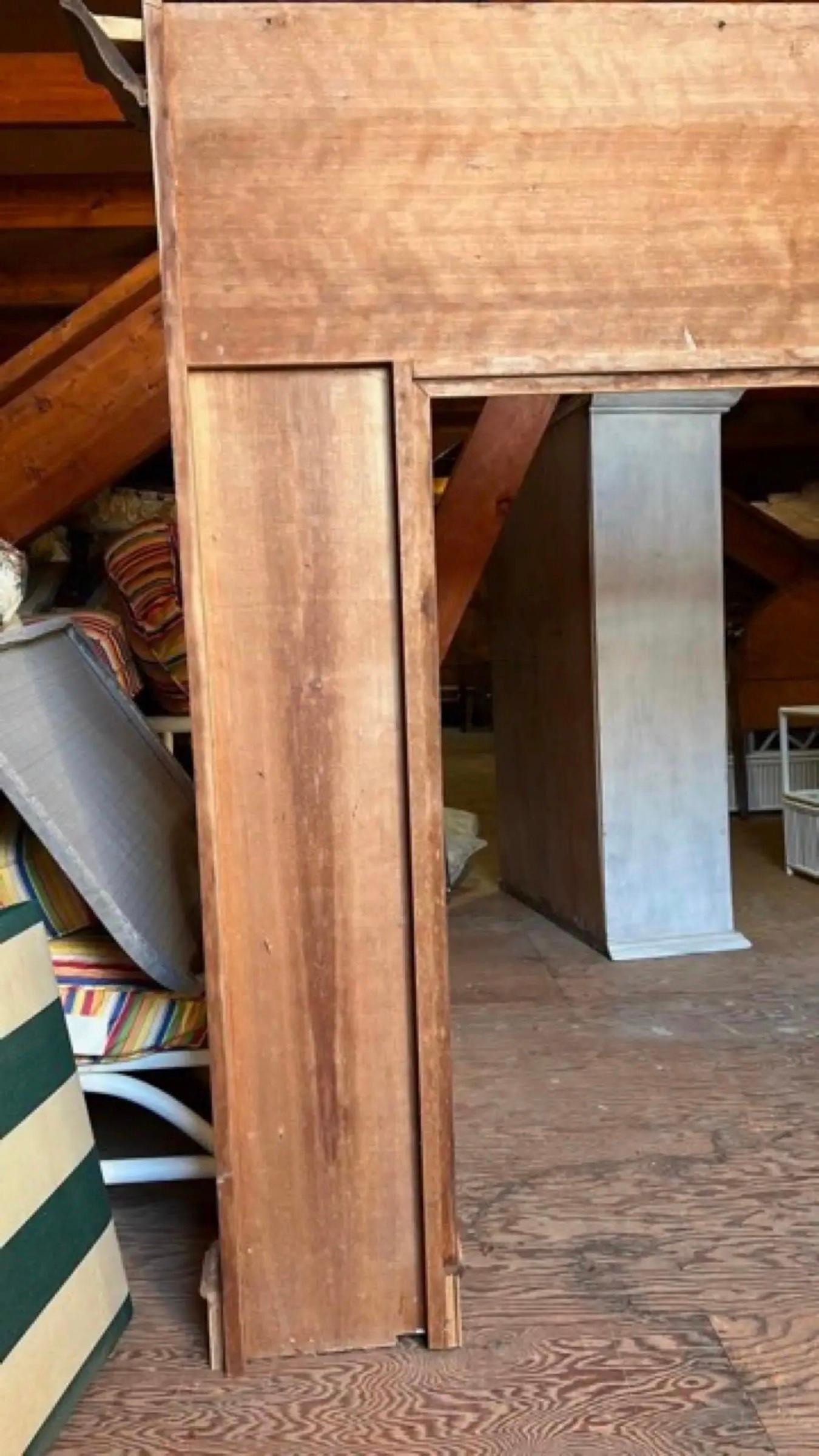 Antiker Holzkaminsims im Federal-Stil im Angebot 3