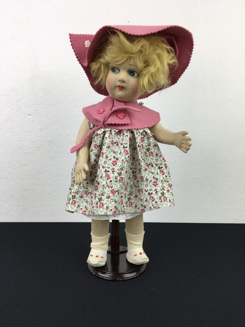 Muñeca de juguete antigua de fieltro Lenci 11