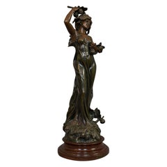 Statue française ancienne représentant une femme, Spelter en bronze, Art nouveau, vers 1920