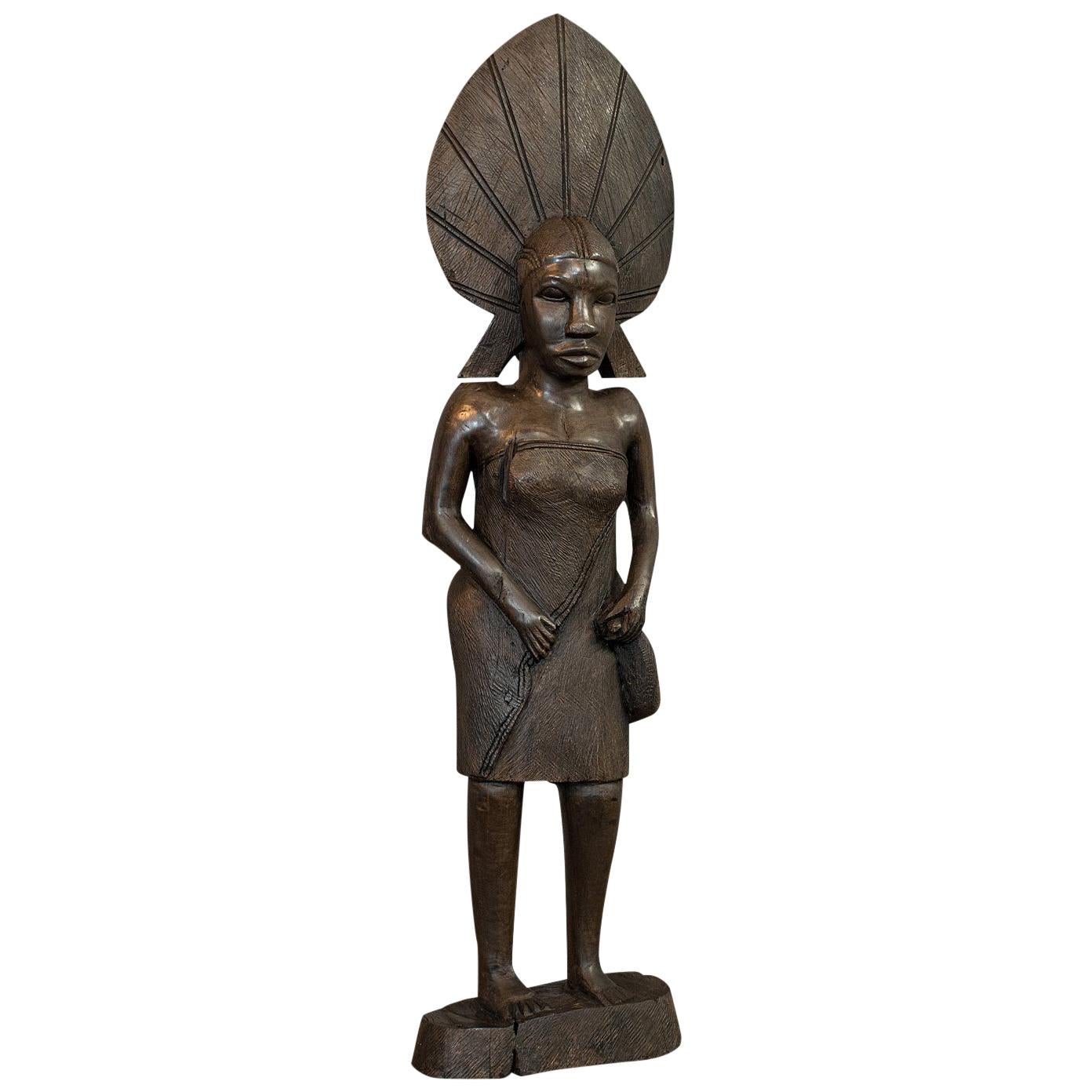 Statue féminine ancienne, africaine, en ébène, sculptée à la main, figure tribale, circa 1900