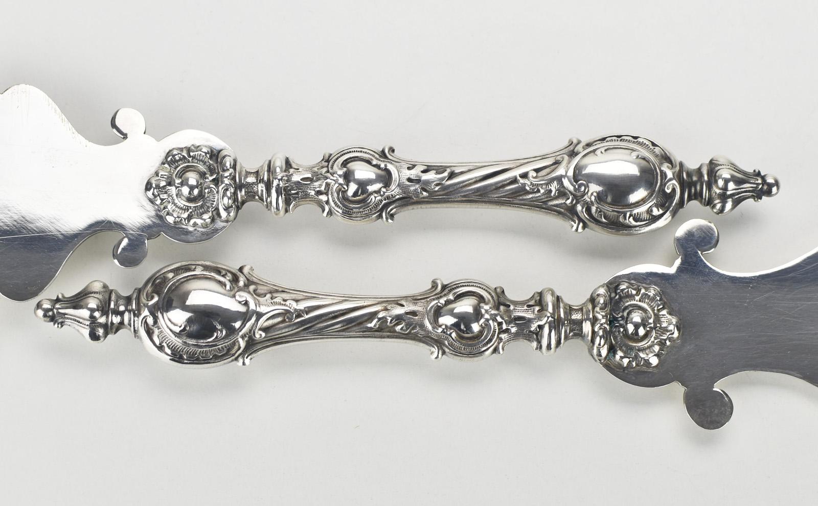 Neorococò Antico Fench Sterling Silver Rococò Revival Pesce Forchetta e Coltello Posate in vendita