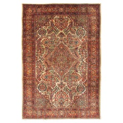 Antiker feiner persischer Feraghan Sarouk-Teppich mit elfenbeinfarbenem Hintergrund und aufwändiger Struktur  Design/One