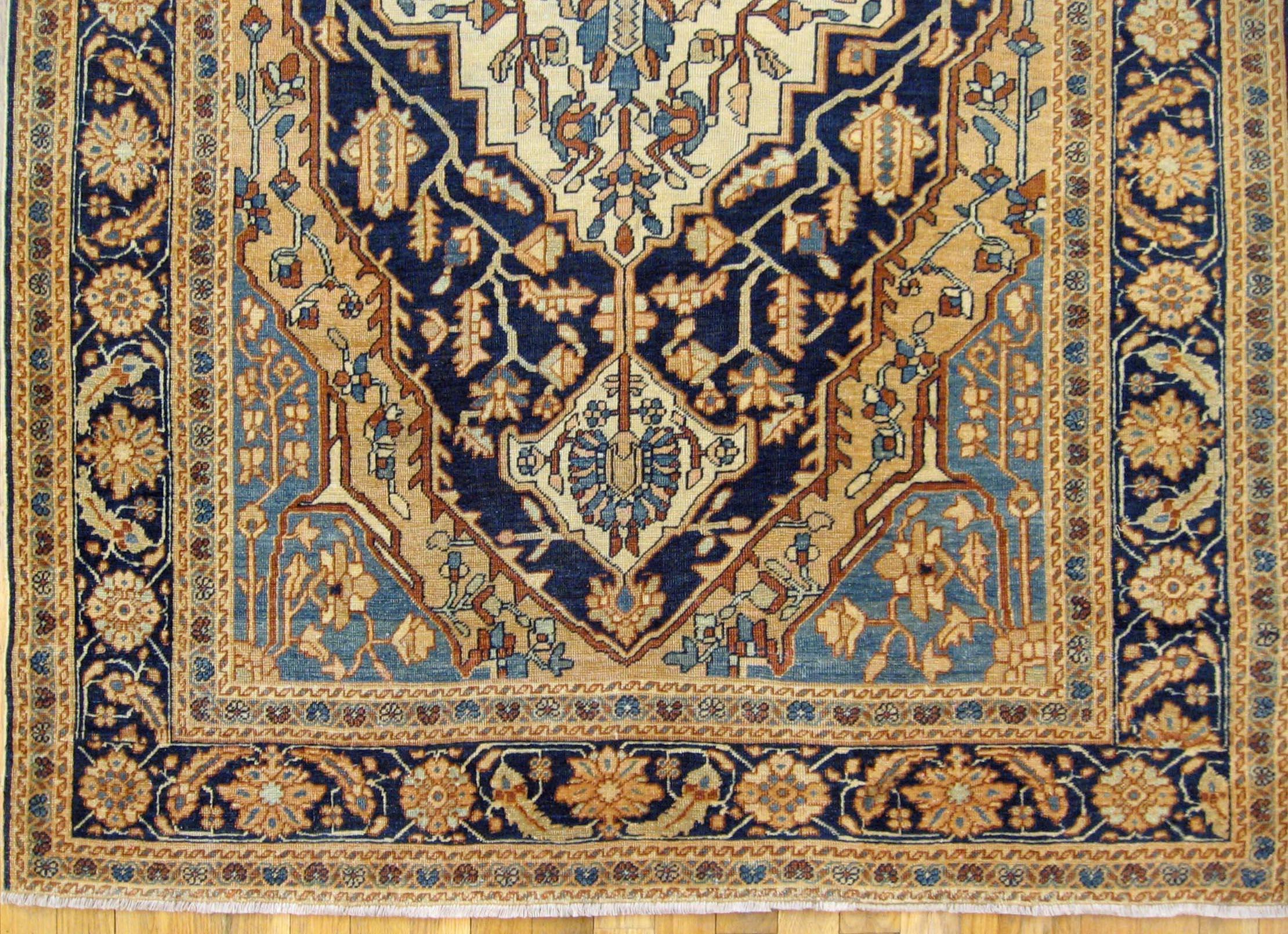 Hand-Knotted Antique Ferahan Sarouk Oriental Rug, in Small Size, with Central Medallion For Sale