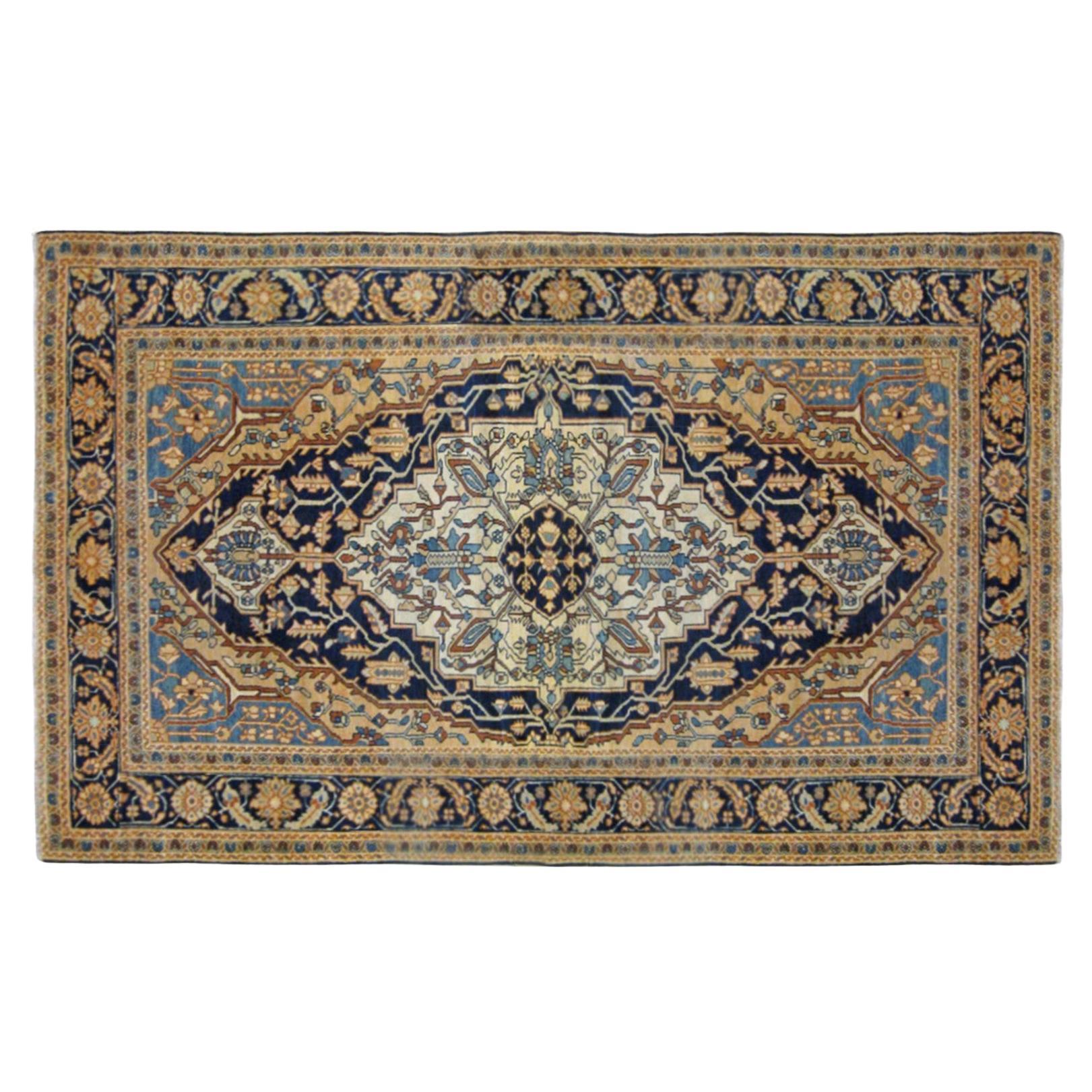 Antique Ferahan Sarouk Oriental Rug, in Small Size, with Central Medallion For Sale