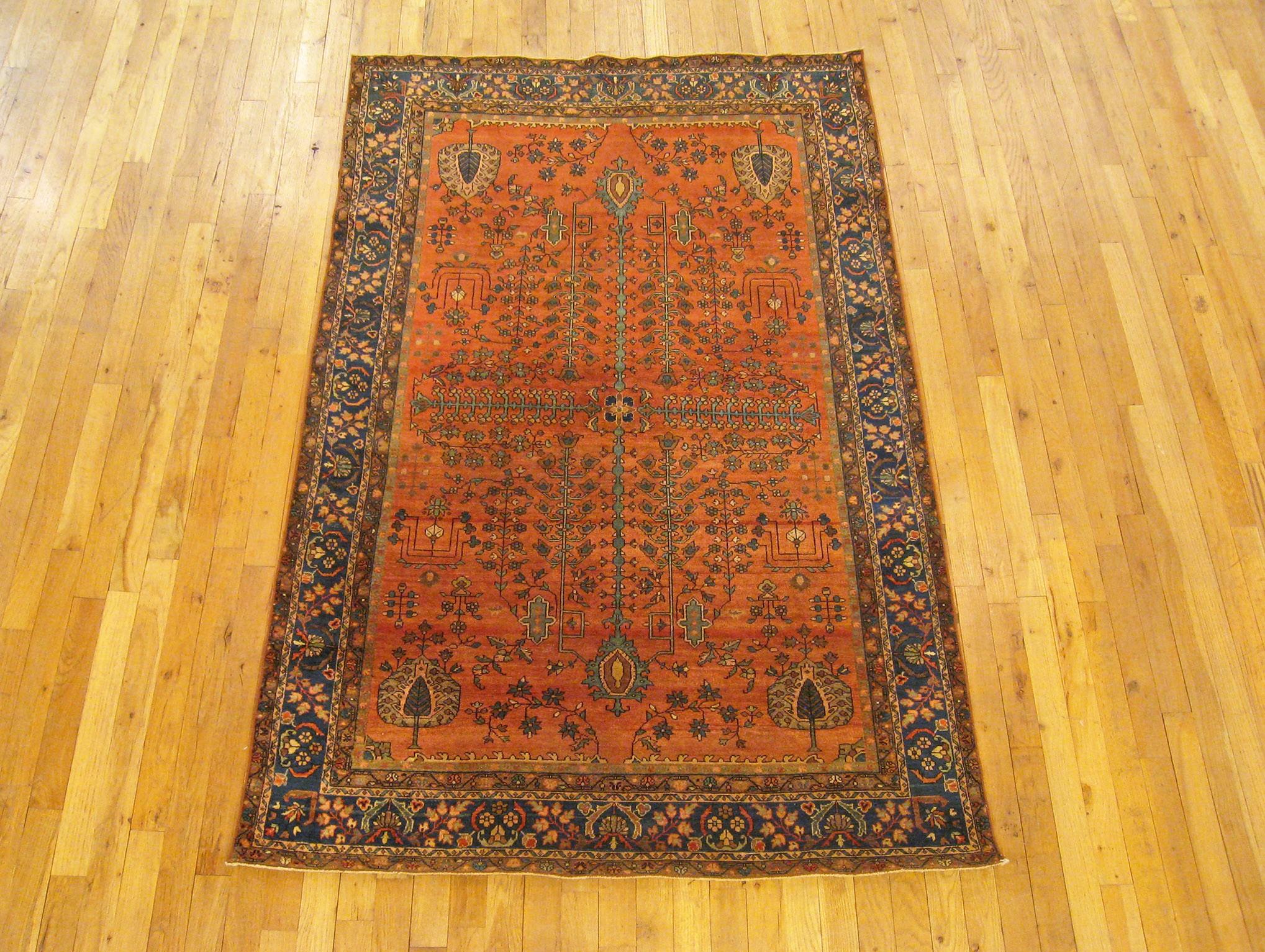 Antique Ferahan Sarouk Oriental Rug, circa 1900, Small size

An antique Ferahan Sarouk oriental rug, size 6'3