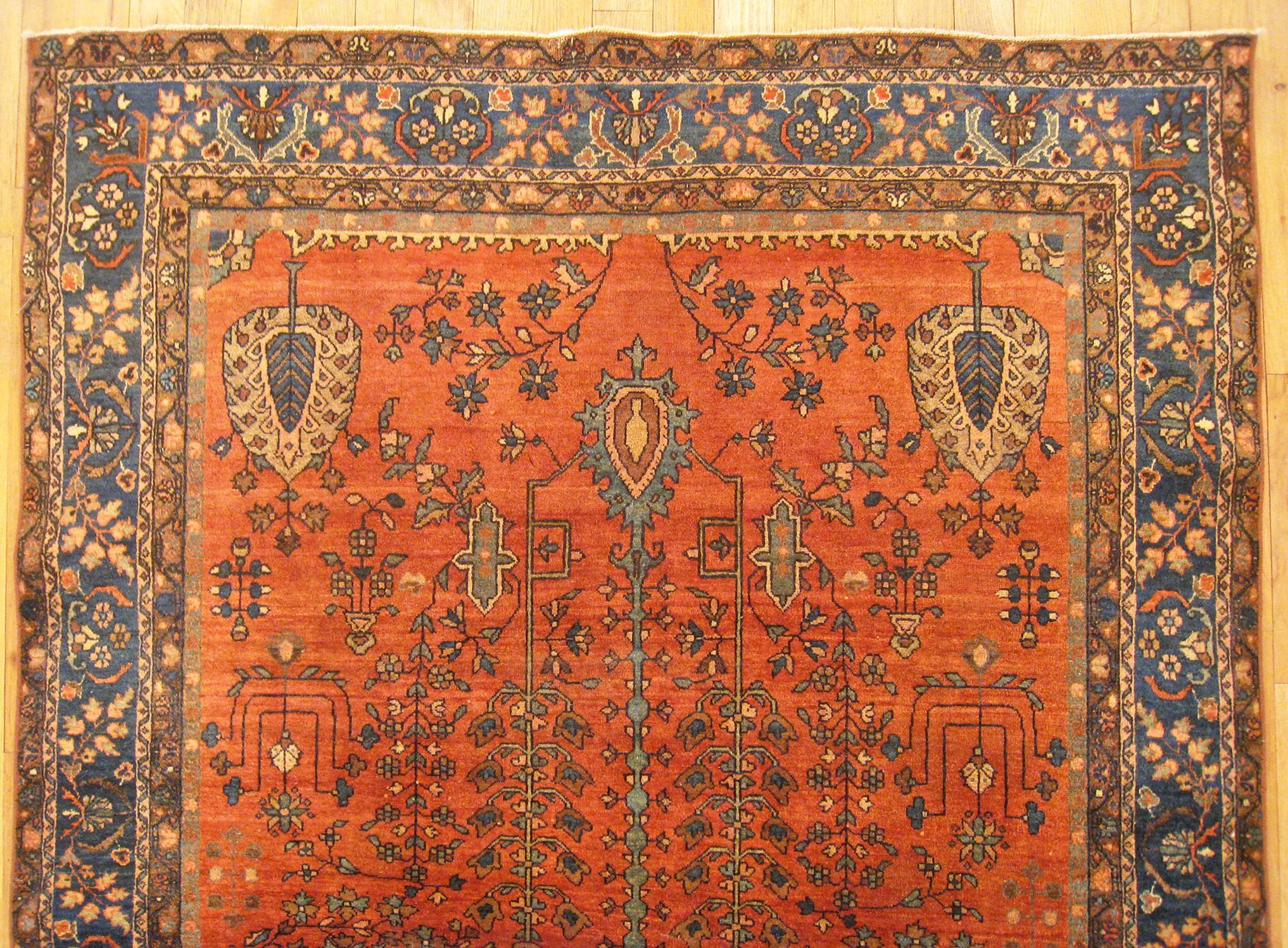 Early 20th Century Antique Ferahan Sarouk Oriental Rug, in Small Size, with Symmetrical Design
