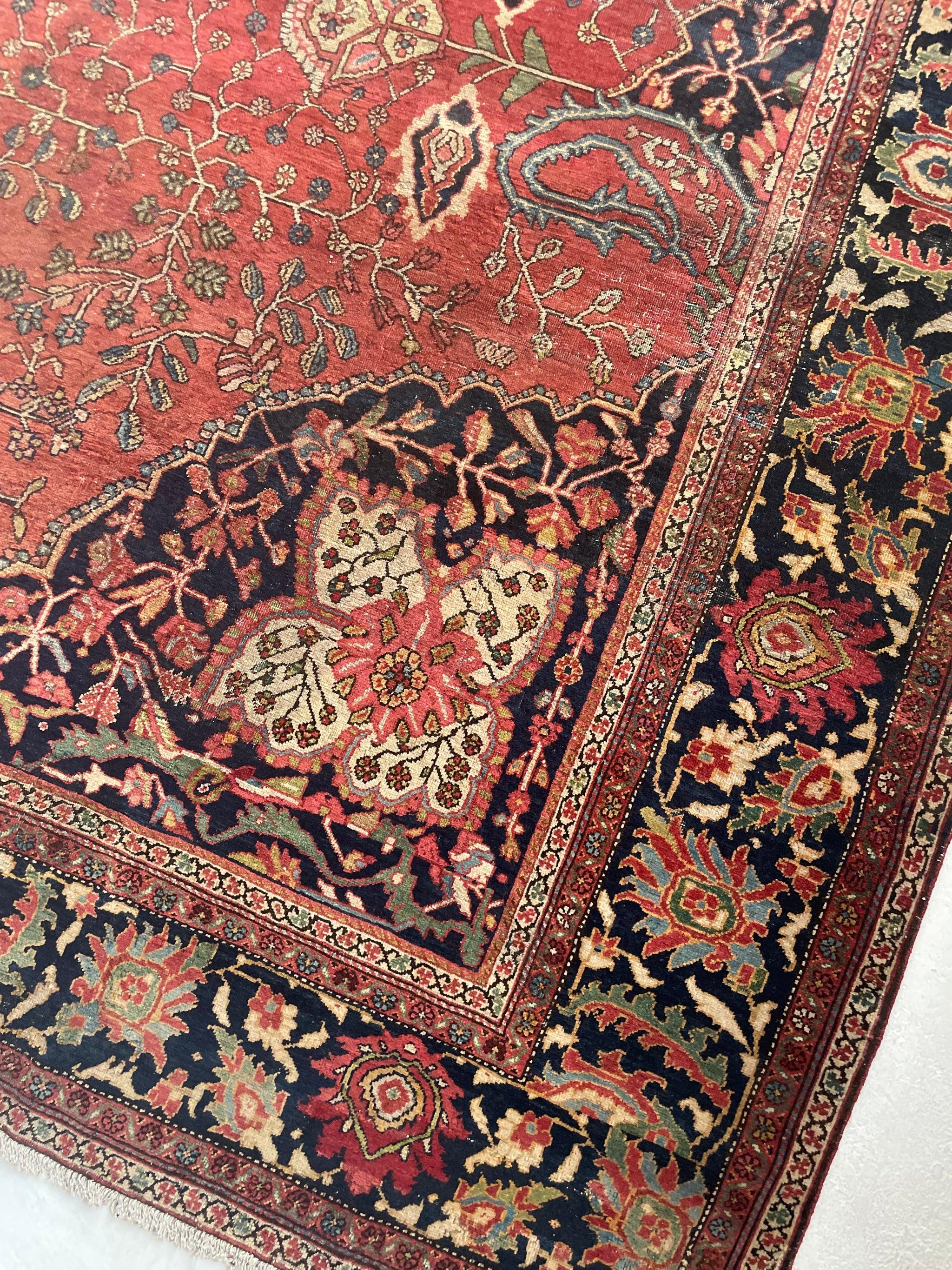 Sarouk Farahan Tapis Sarouk ancien en vignes du Ferahan aux motifs floraux frais et suspendus, vers 1900 en vente