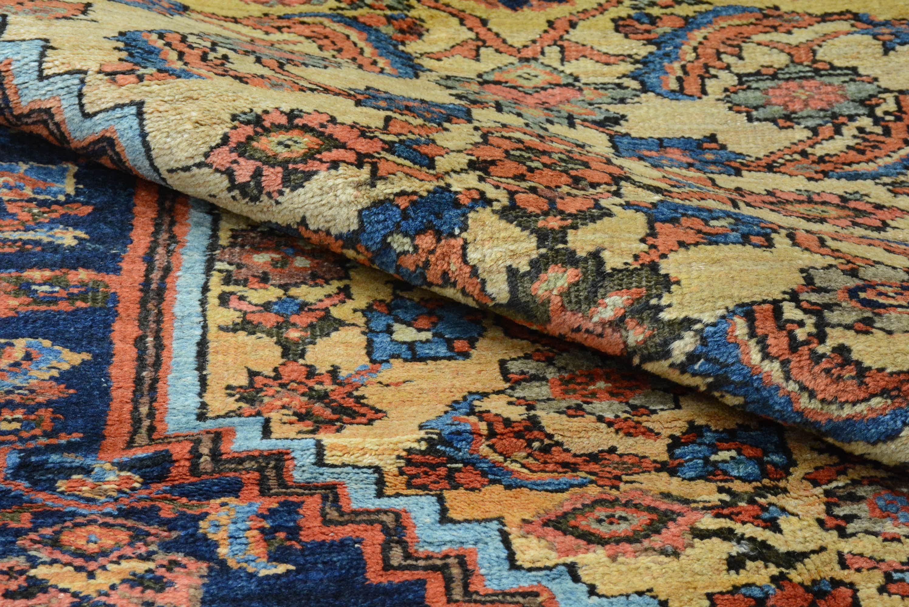 Antiker Fereghan-Teppich im Angebot 3