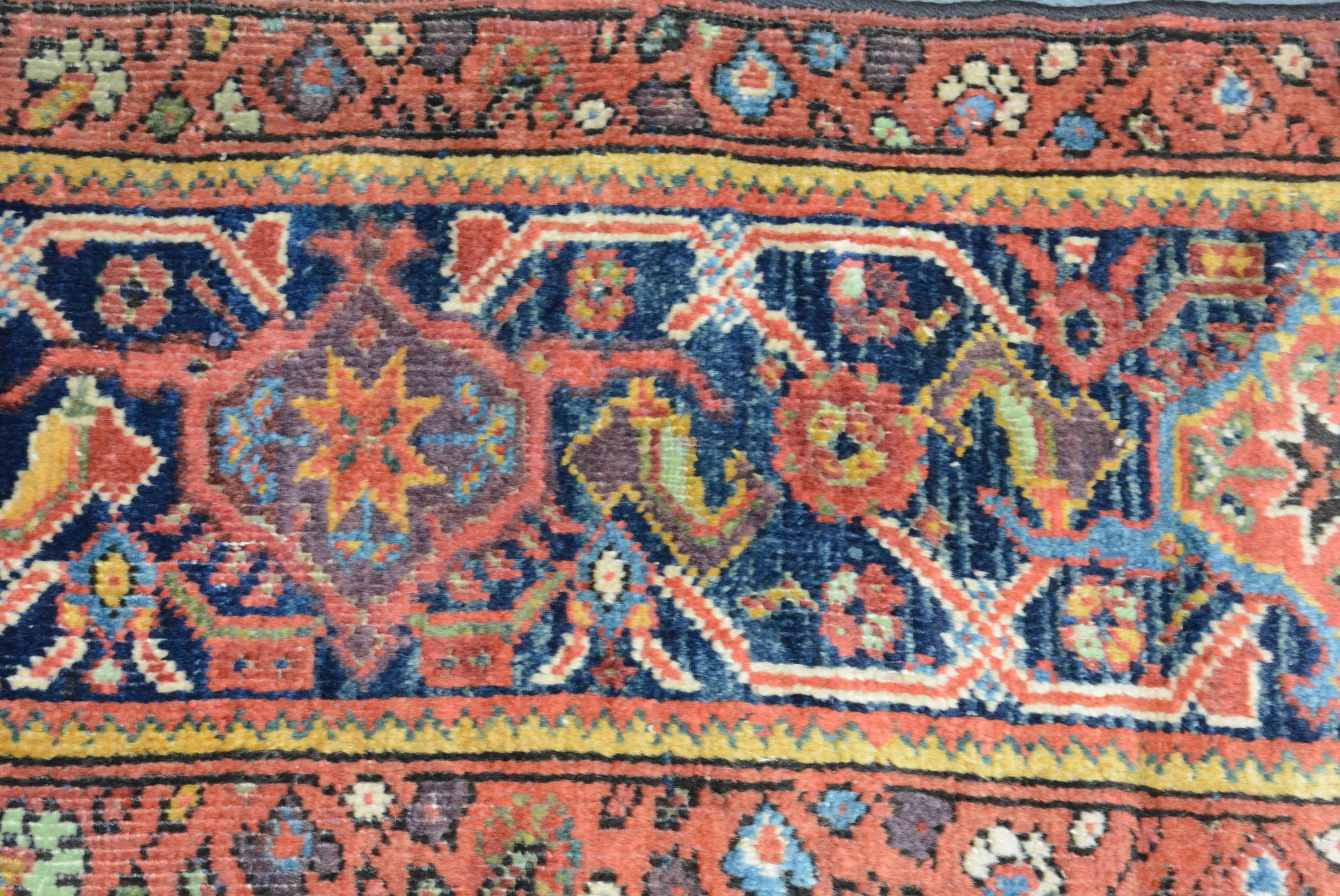 Antique Fereghan Carpet In Good Condition For Sale In Closter, NJ