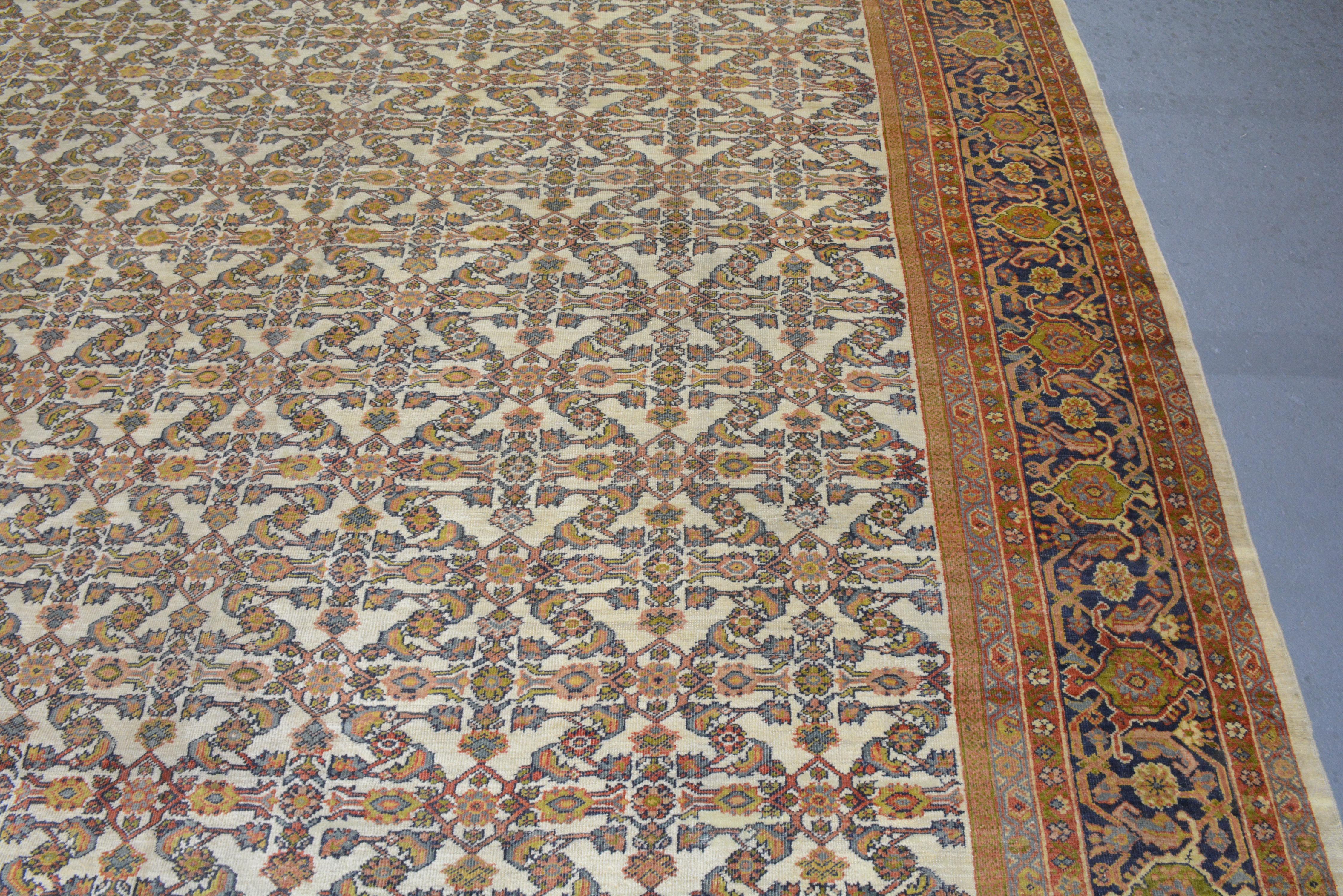 Antique Fereghan Carpet For Sale 1