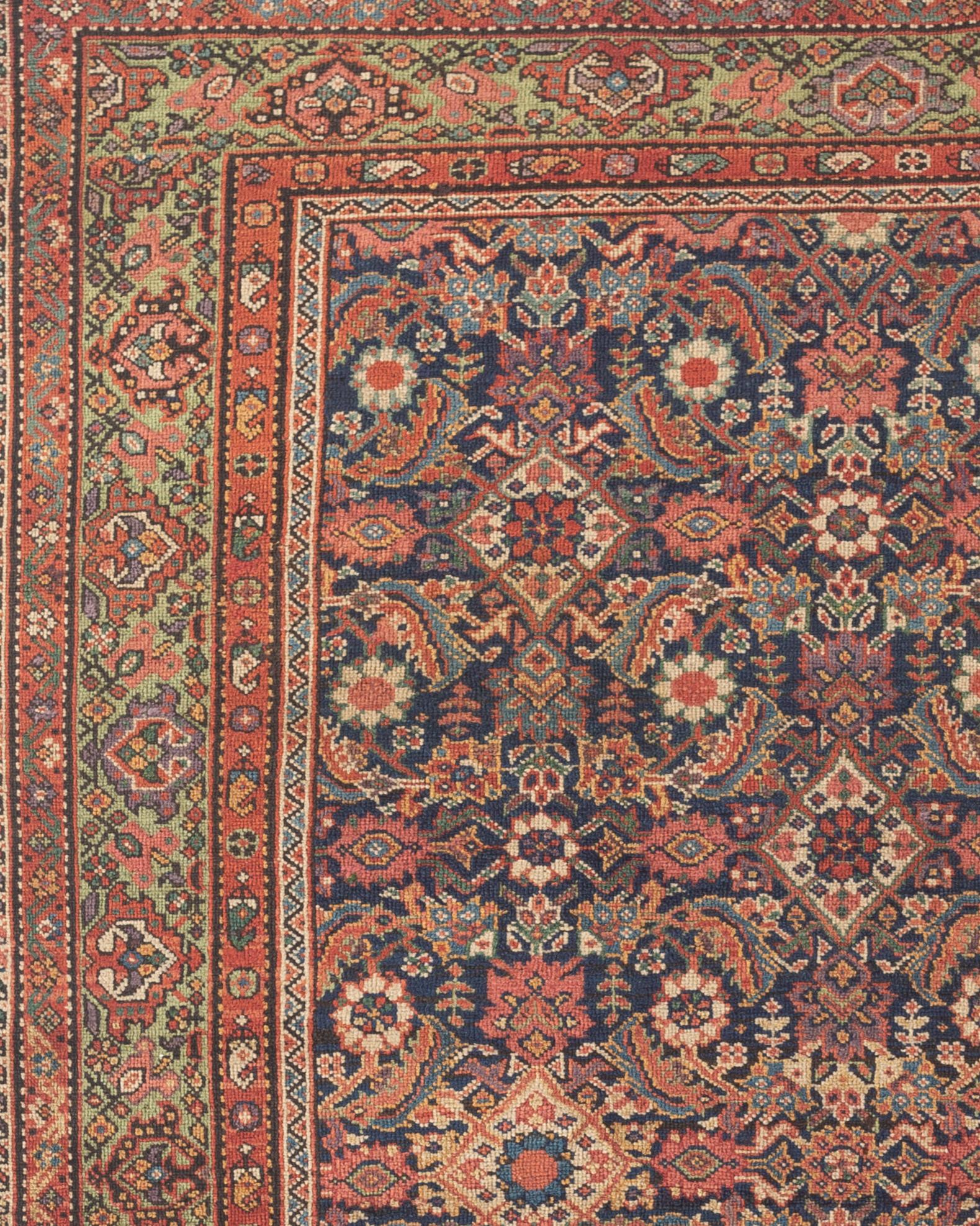 Antiker Fereghan-Teppich, um 1880 im Zustand „Gut“ im Angebot in Secaucus, NJ