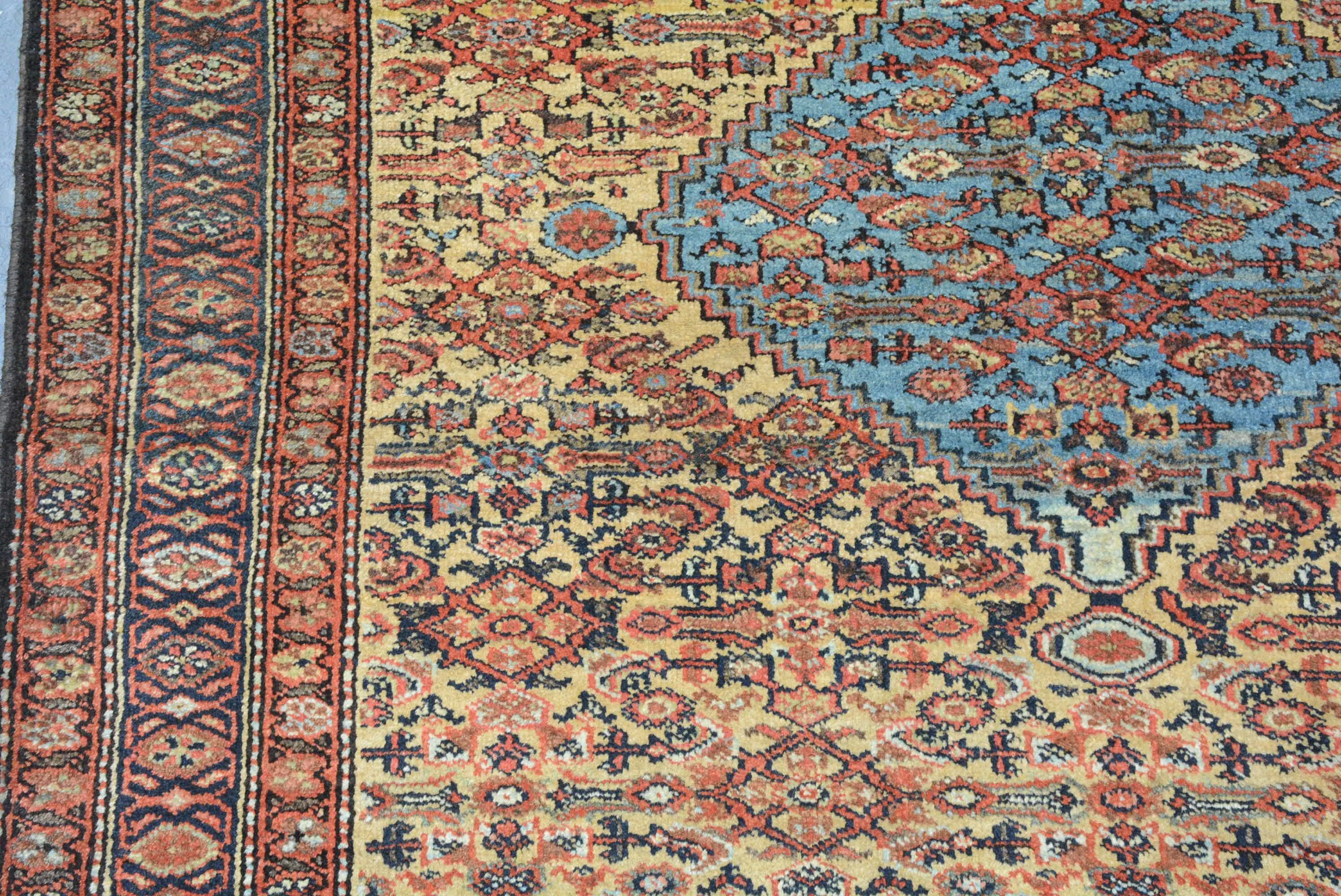 Antiker antiker Fereghan-Teppich (Gewebt) im Angebot