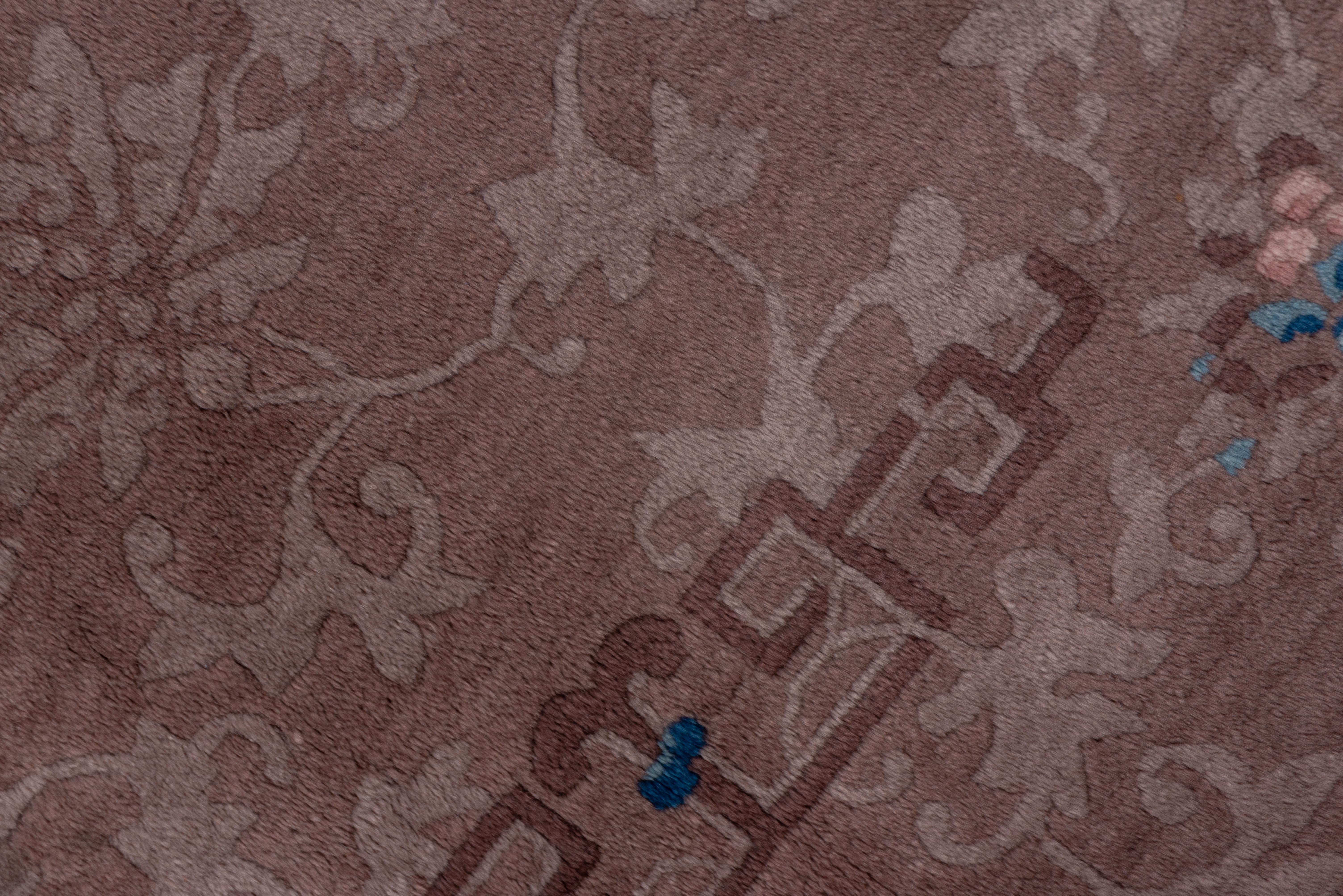Antiker Fetter chinesischer Teppich mit Allover Vine-Muster im Zustand „Gut“ im Angebot in New York, NY