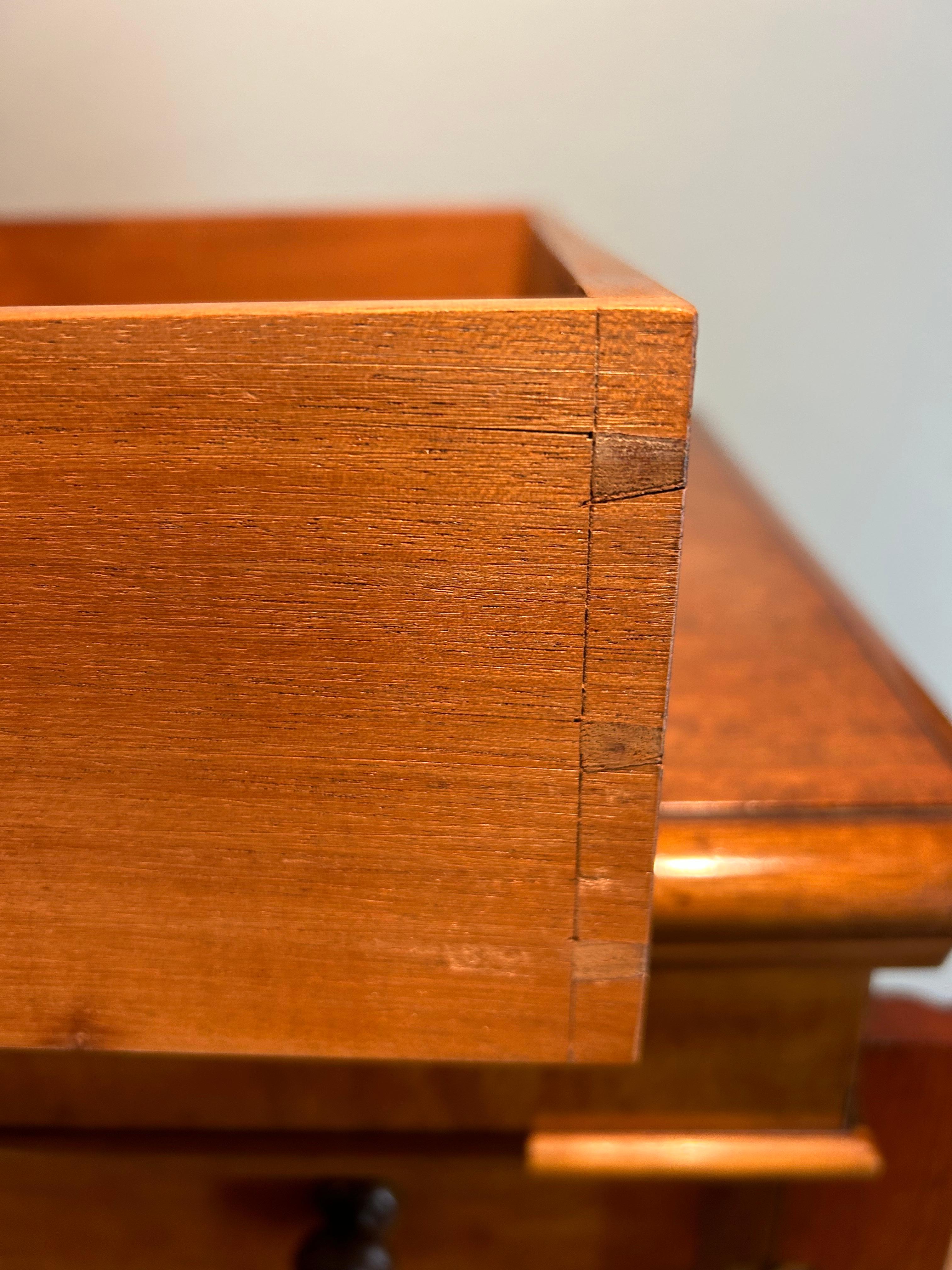 Antique Fiddleback Mahogany Seven Drawer Lockable Wellington Chest c1850 5