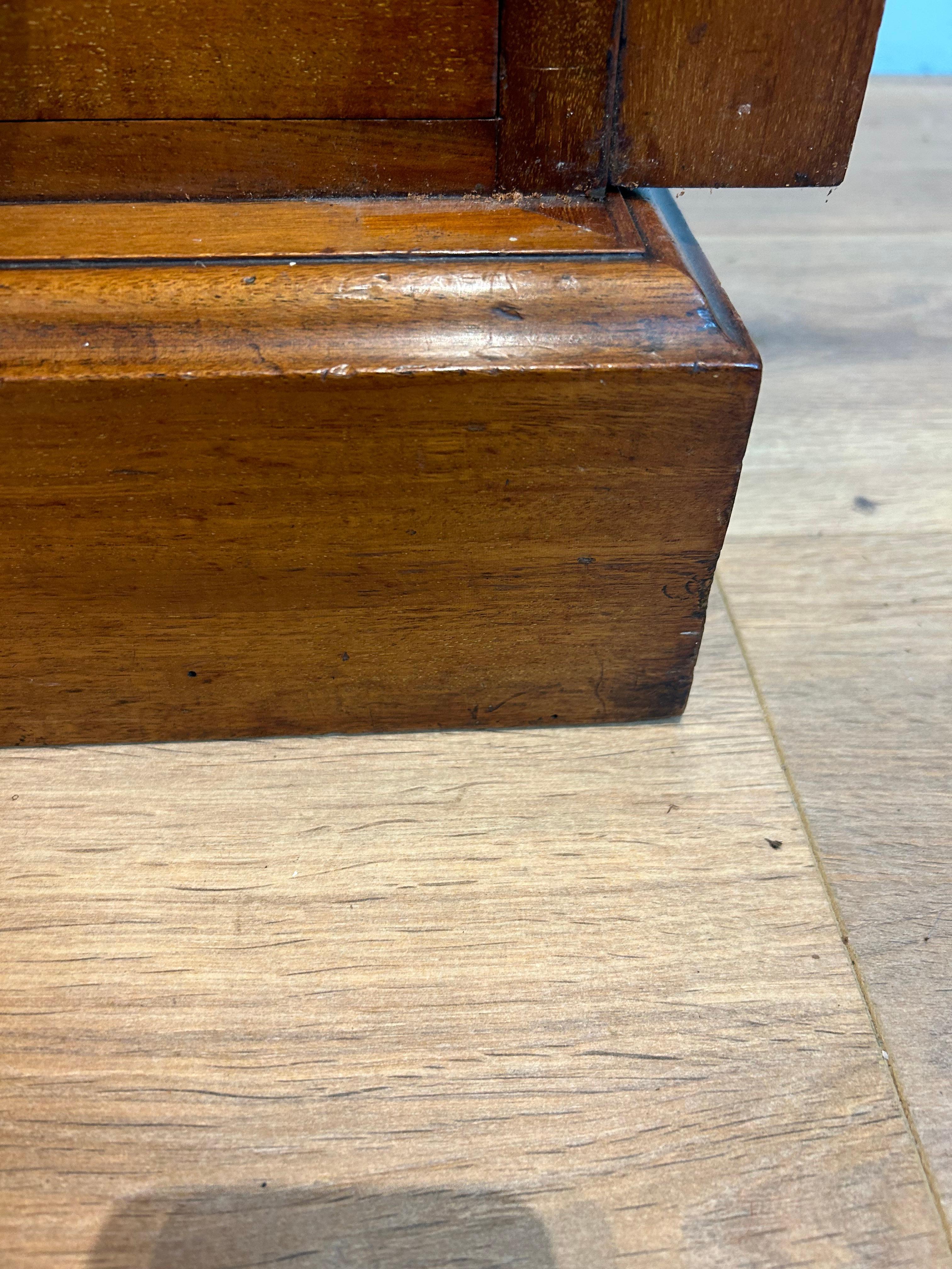 Antique Fiddleback Mahogany Seven Drawer Lockable Wellington Chest c1850 2