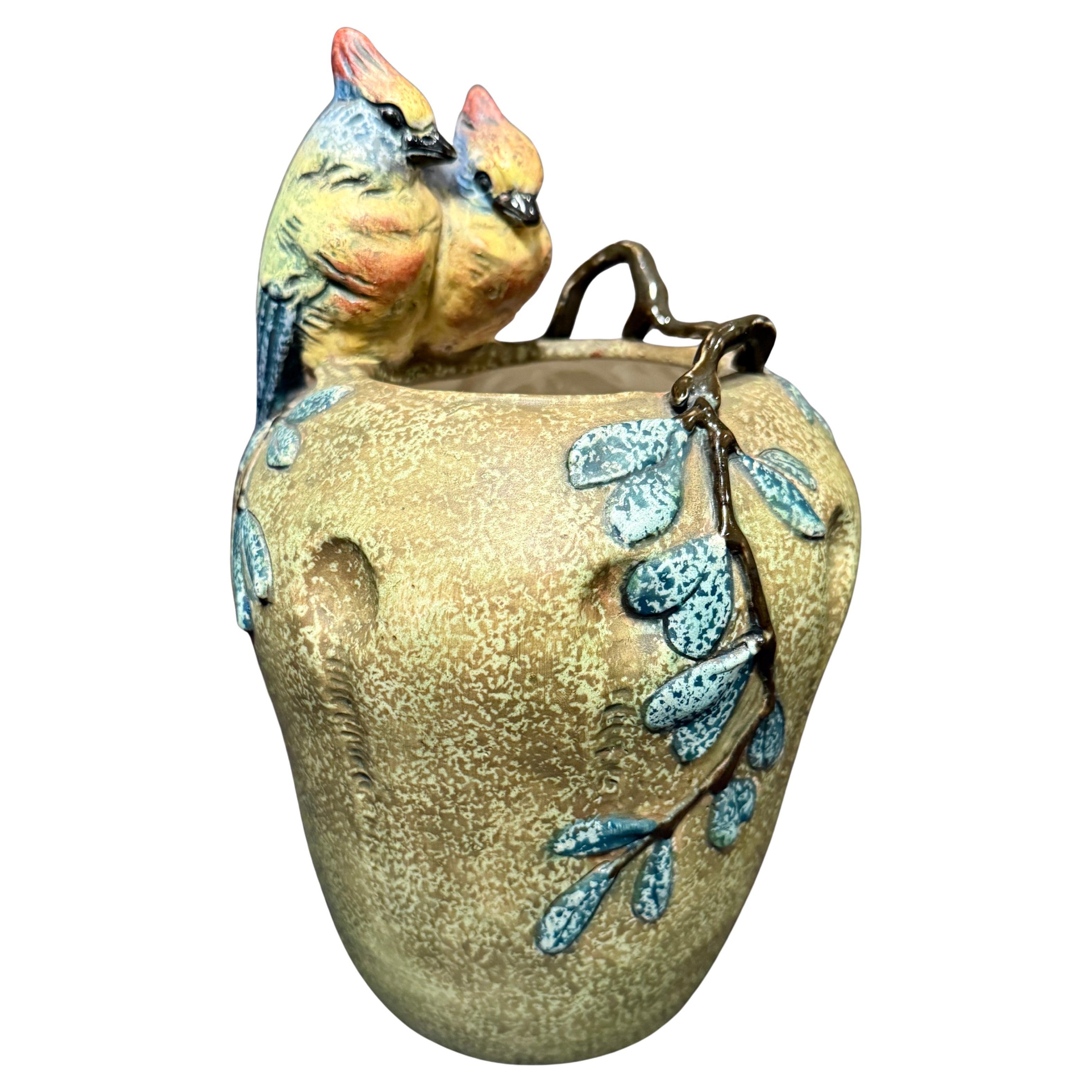 What is the difference between a pelike and an amphora?