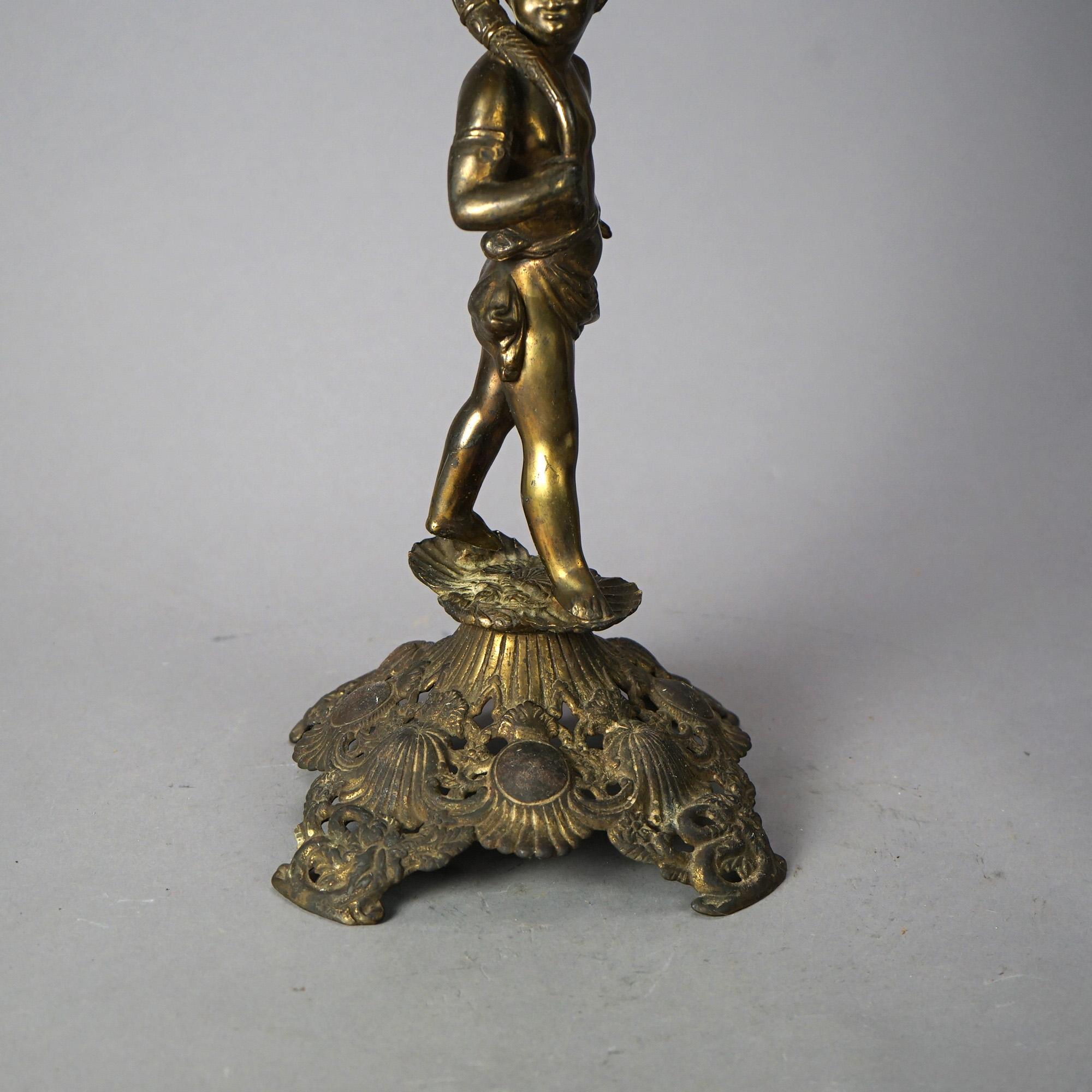 Lampe figurative ancienne en laiton et métal doré avec abat-jour peint à la main, vers 1890 Bon état - En vente à Big Flats, NY
