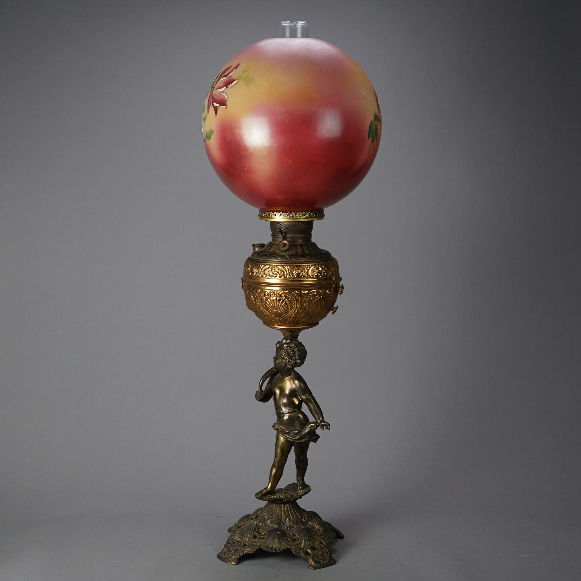 Antike figurale Lampe aus Messing und vergoldetem Metall mit handbemalter Schirm, um 1890 im Angebot 2