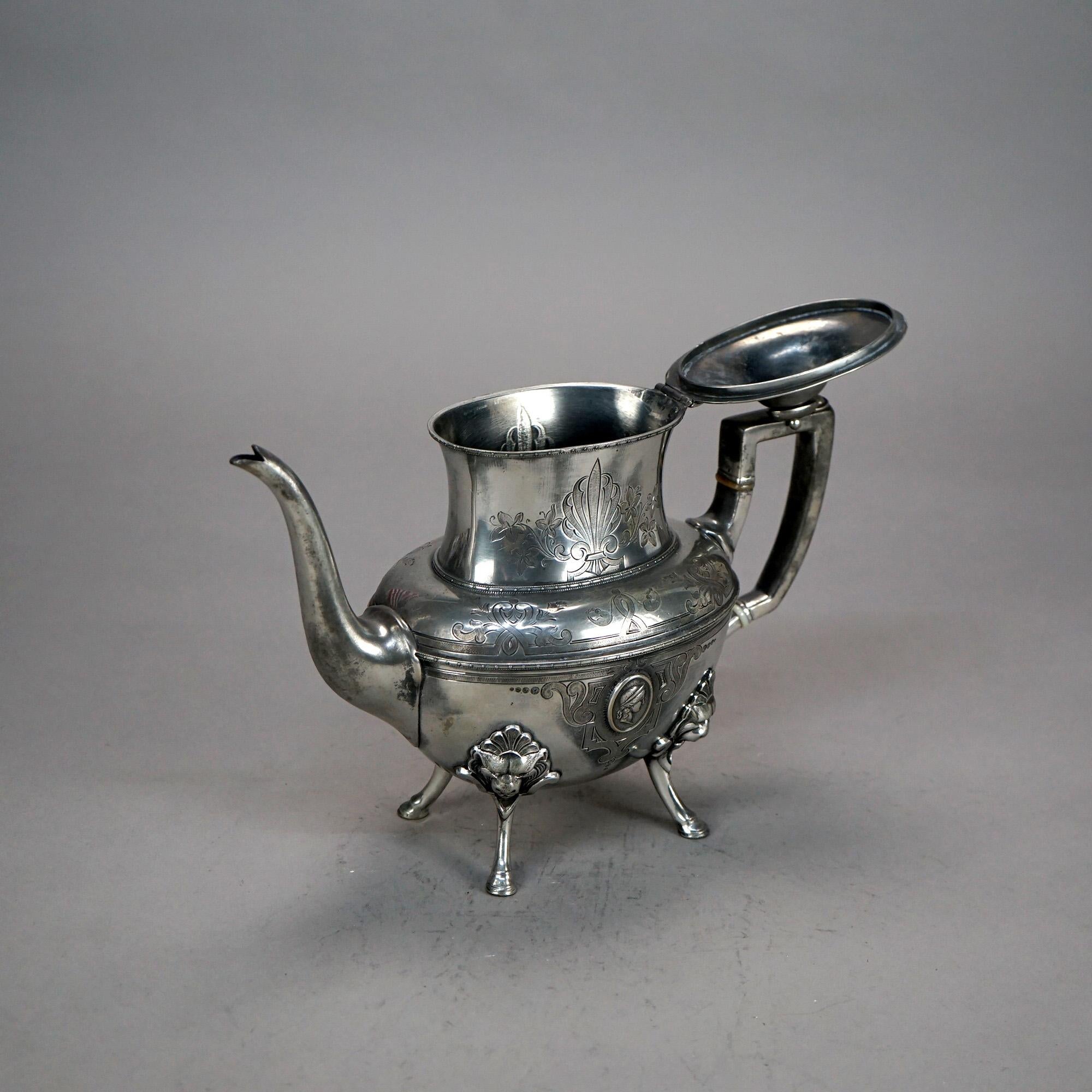 Théière ancienne figurative et sur pied en métal argenté C1890 Bon état - En vente à Big Flats, NY
