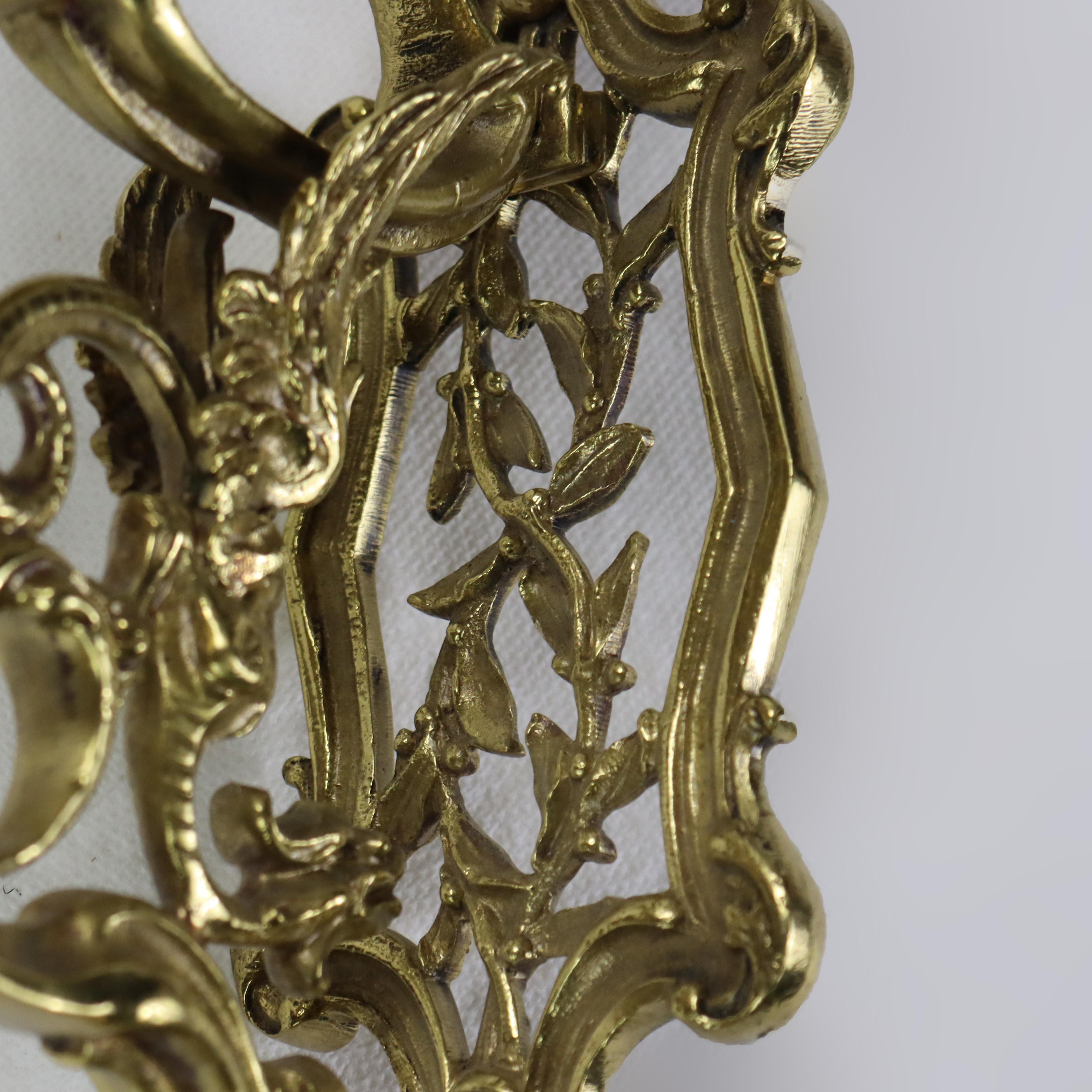 Antiguo Aplique Figurado de Bronce Dorado de Tres Candelas con Máscara C1920 en venta 4