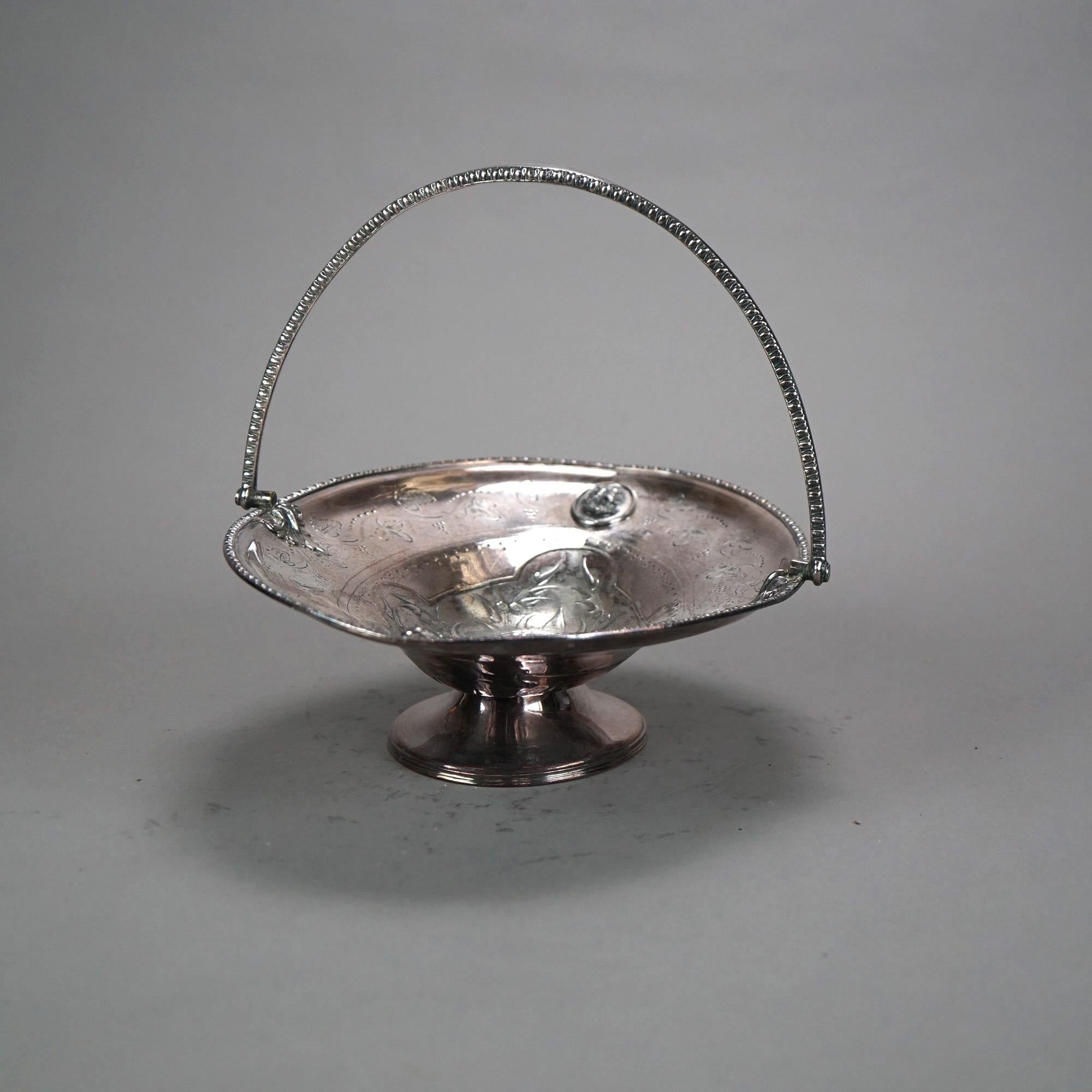 Antica Fruttiera figurata placcata in argento C1890 In condizioni buone in vendita a Big Flats, NY