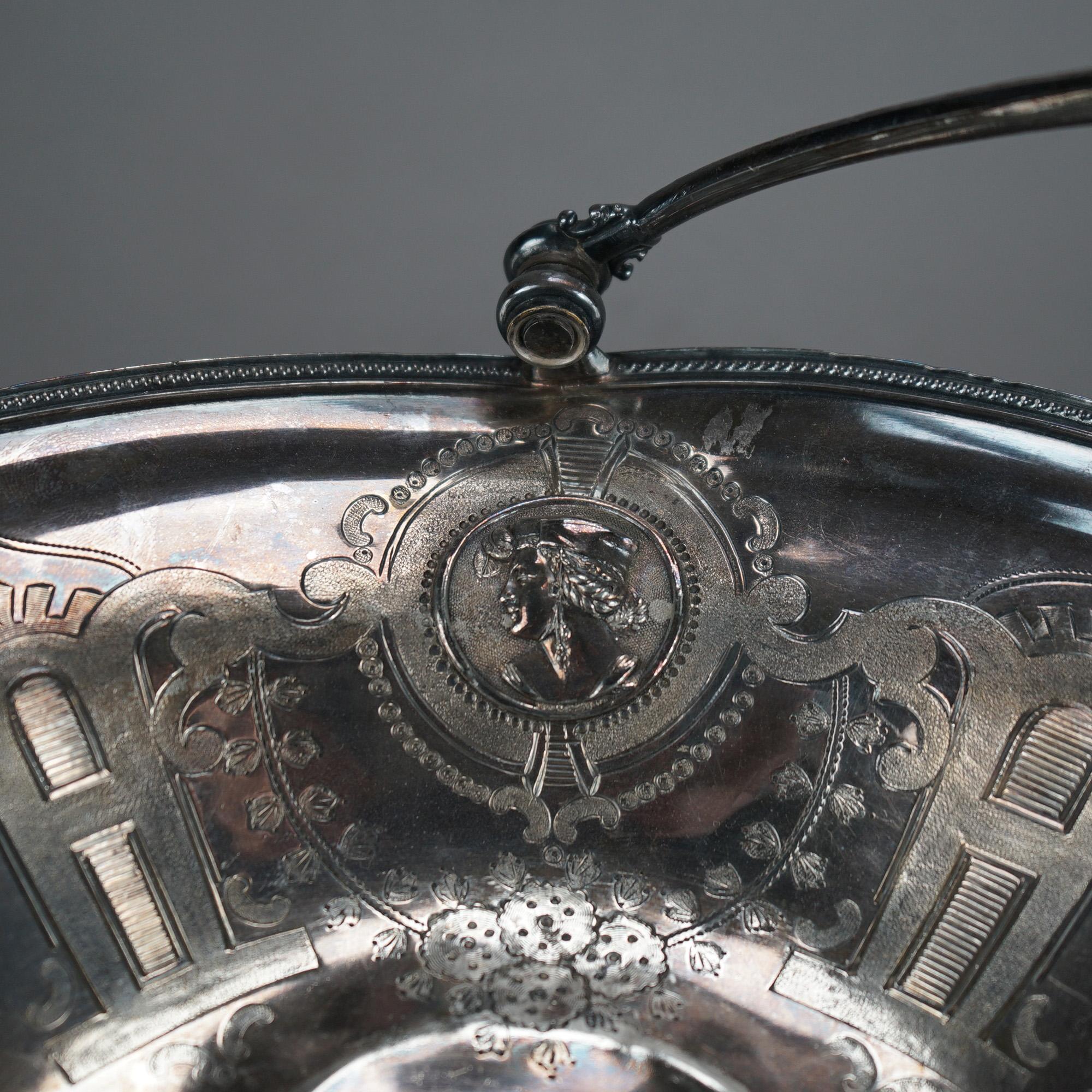 Antica Fruttiera figurata placcata in argento C1890 In condizioni buone in vendita a Big Flats, NY