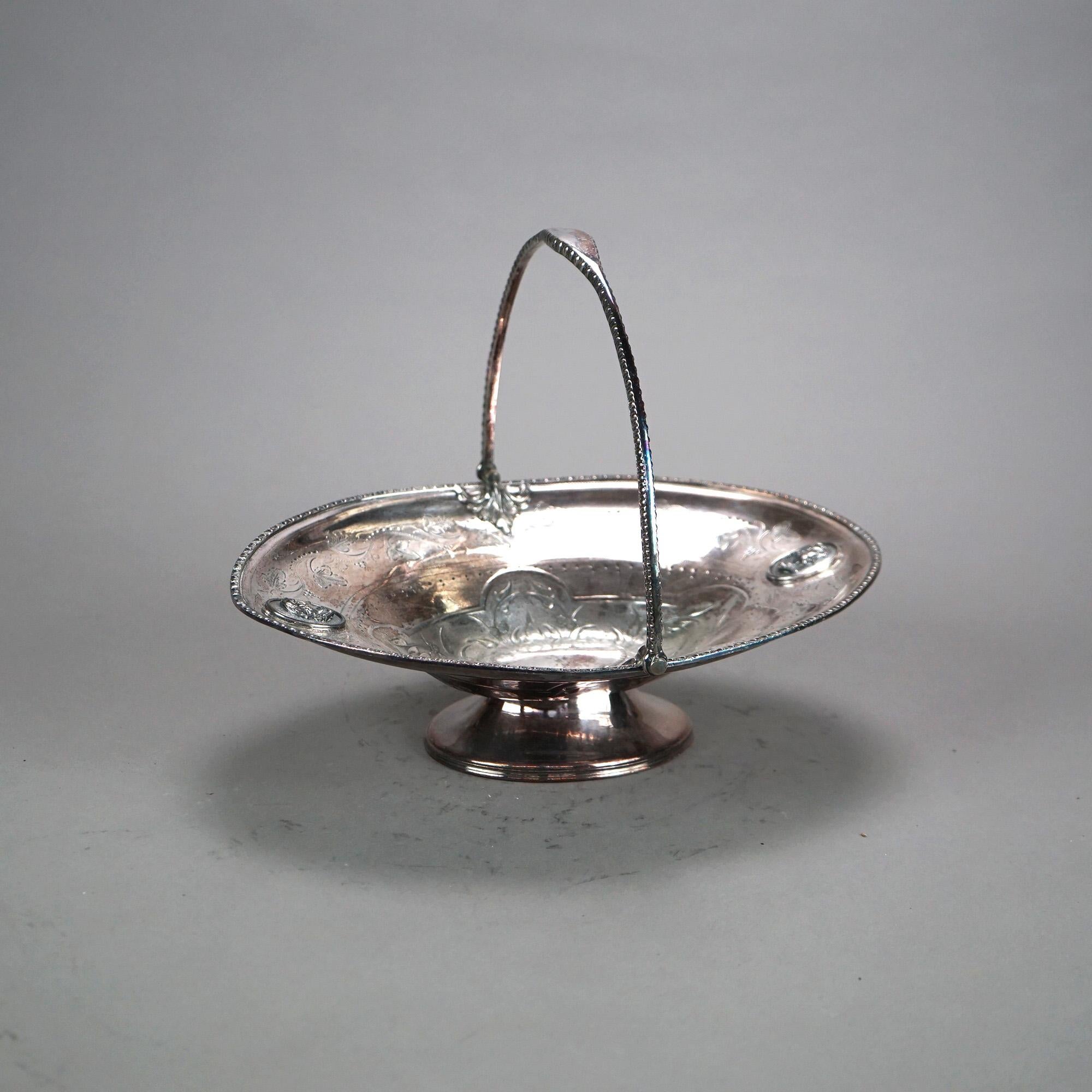 Antica Fruttiera figurata placcata in argento C1890 in vendita 1