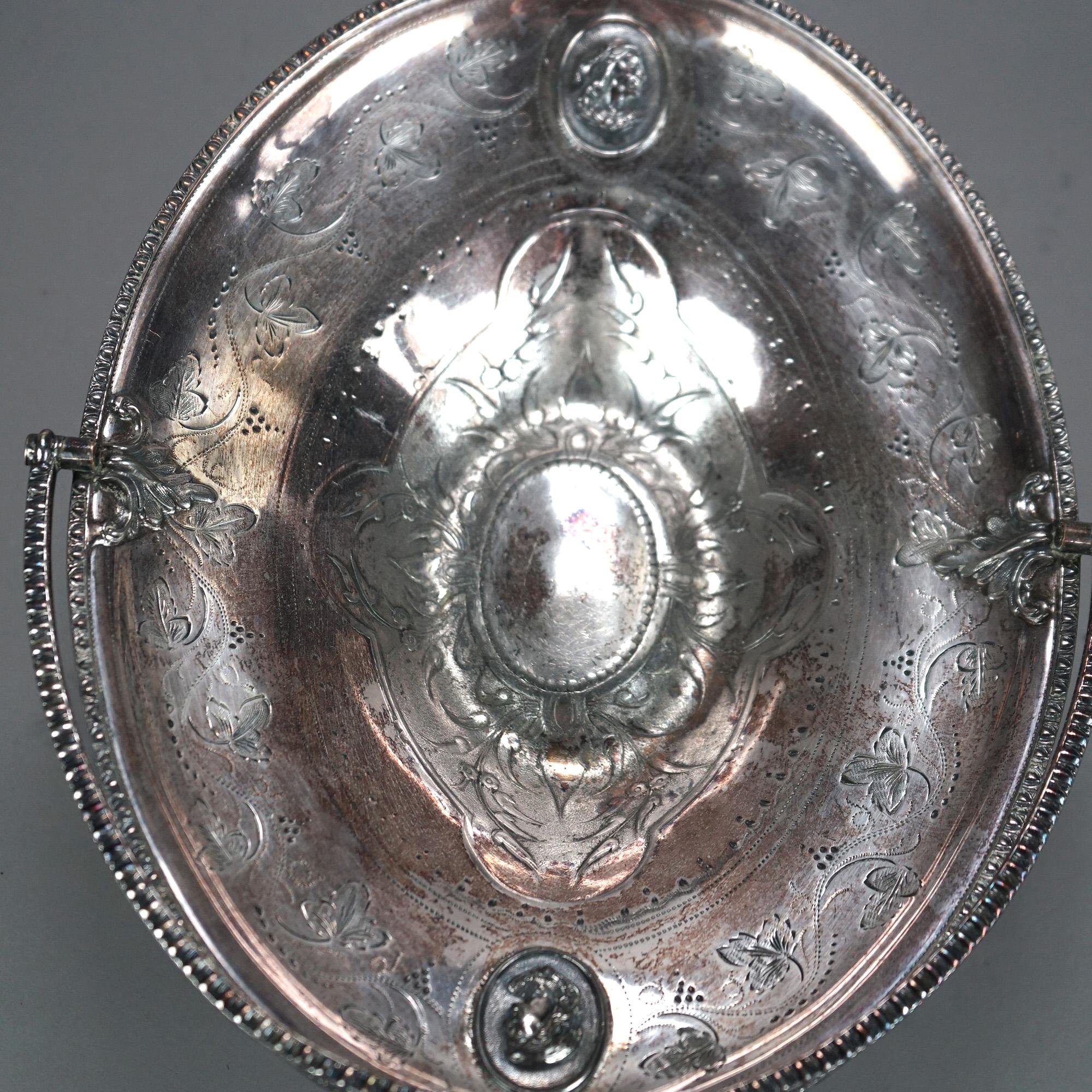 Antica Fruttiera figurata placcata in argento C1890 in vendita 3