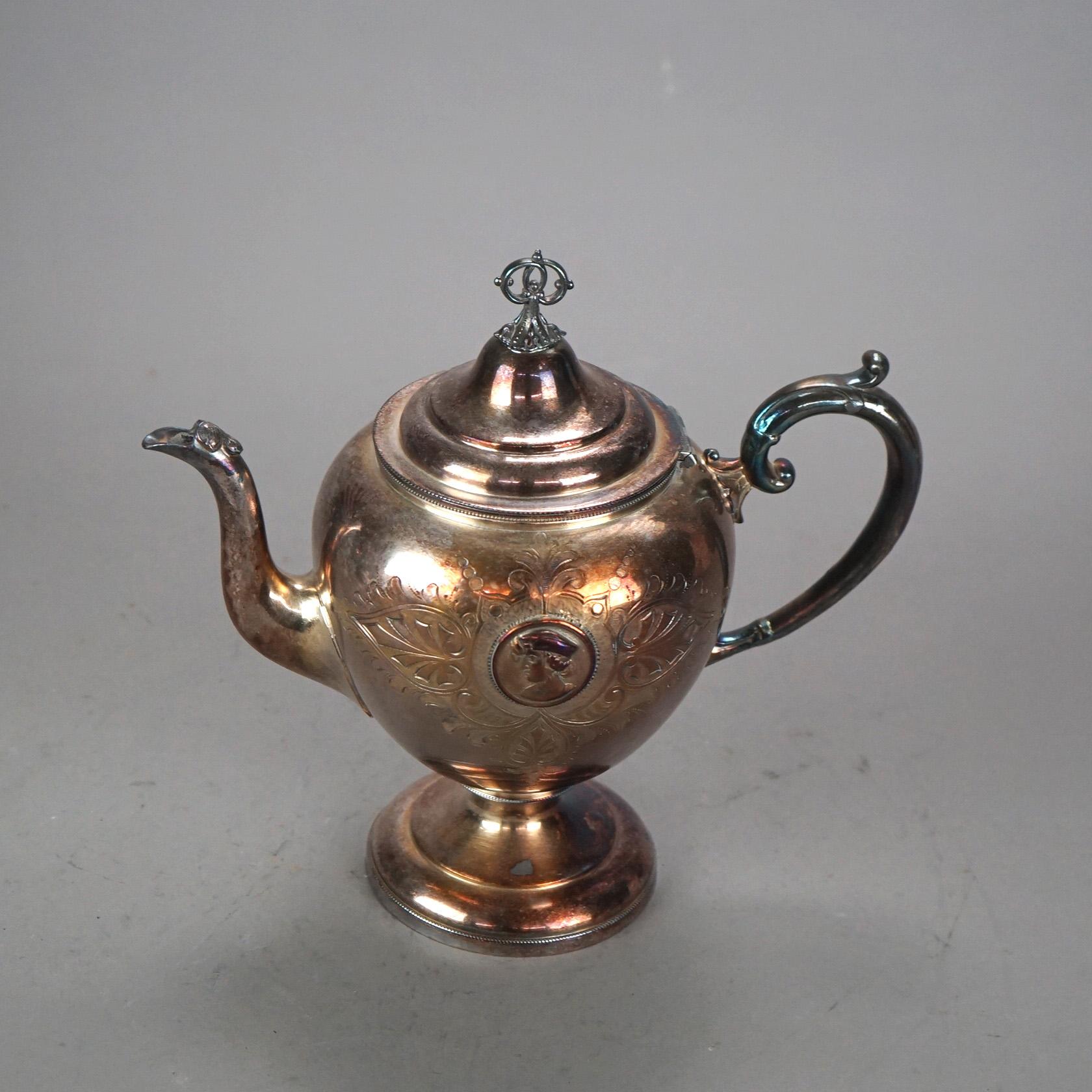 Plaqué argent Théière ancienne figurative en métal argenté C1890 en vente