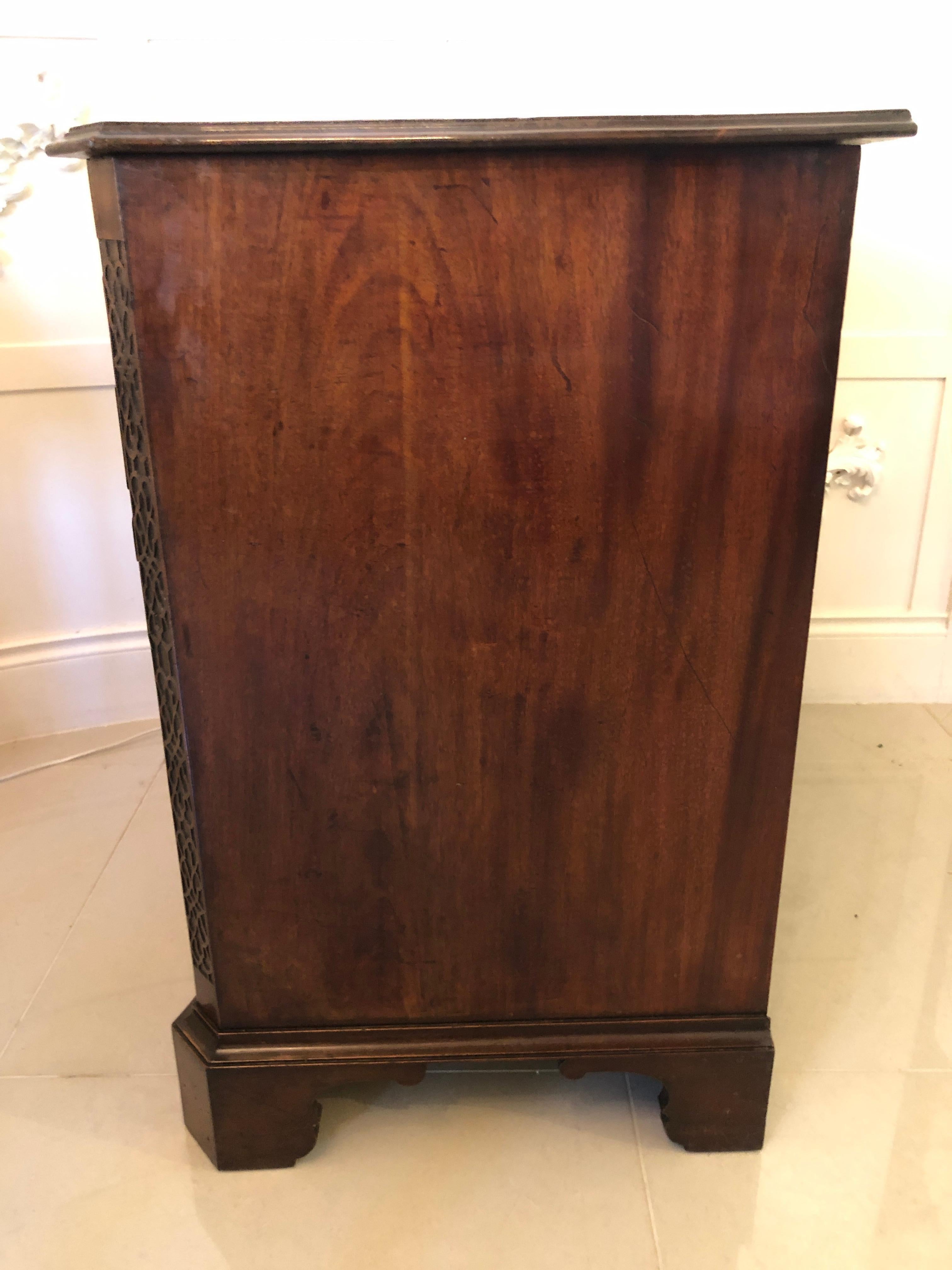  Antique Figured Mahogany Serpentine Shaped Knee Hole Desk In Excellent Condition For Sale In Suffolk, GB