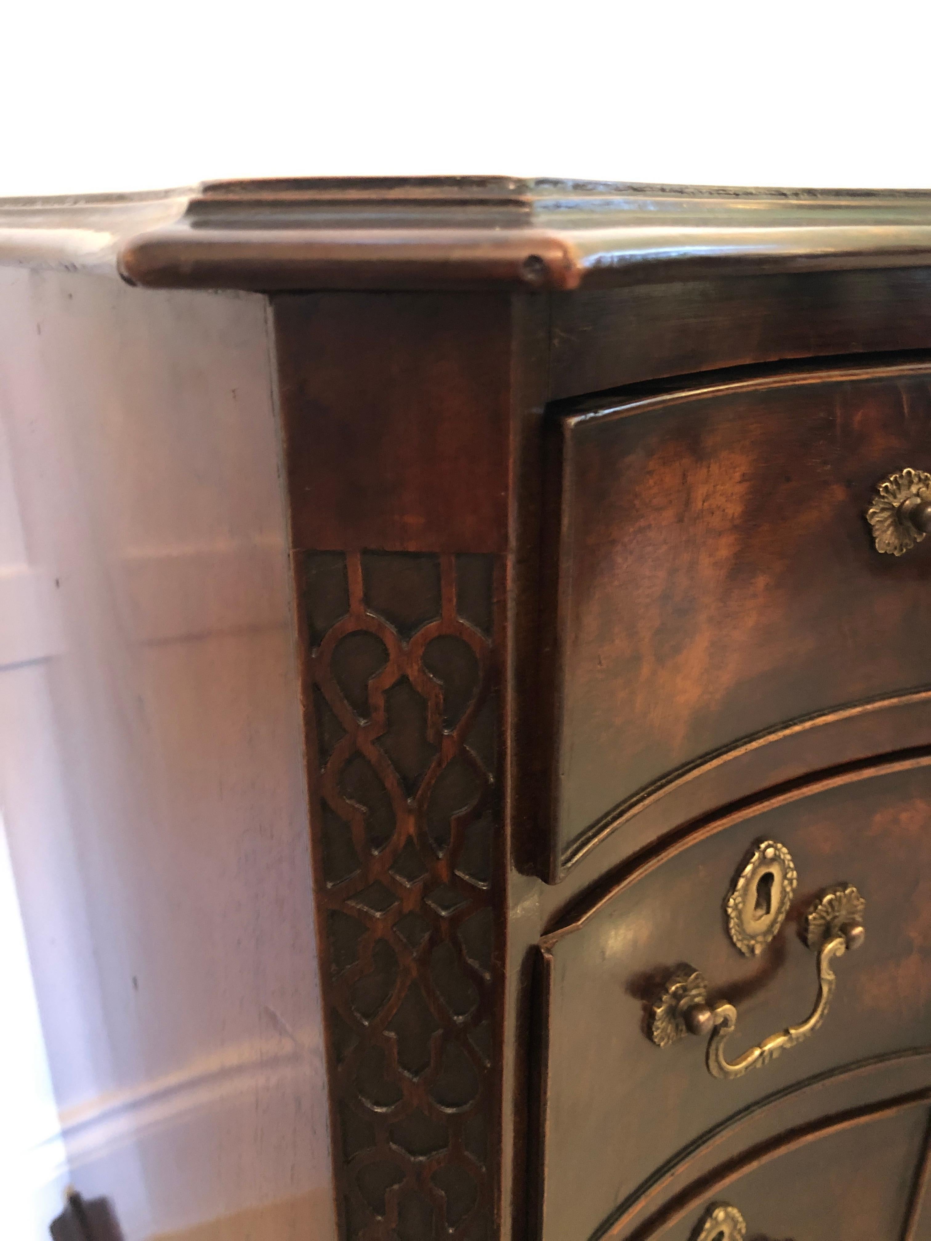 Early 20th Century  Antique Figured Mahogany Serpentine Shaped Knee Hole Desk For Sale