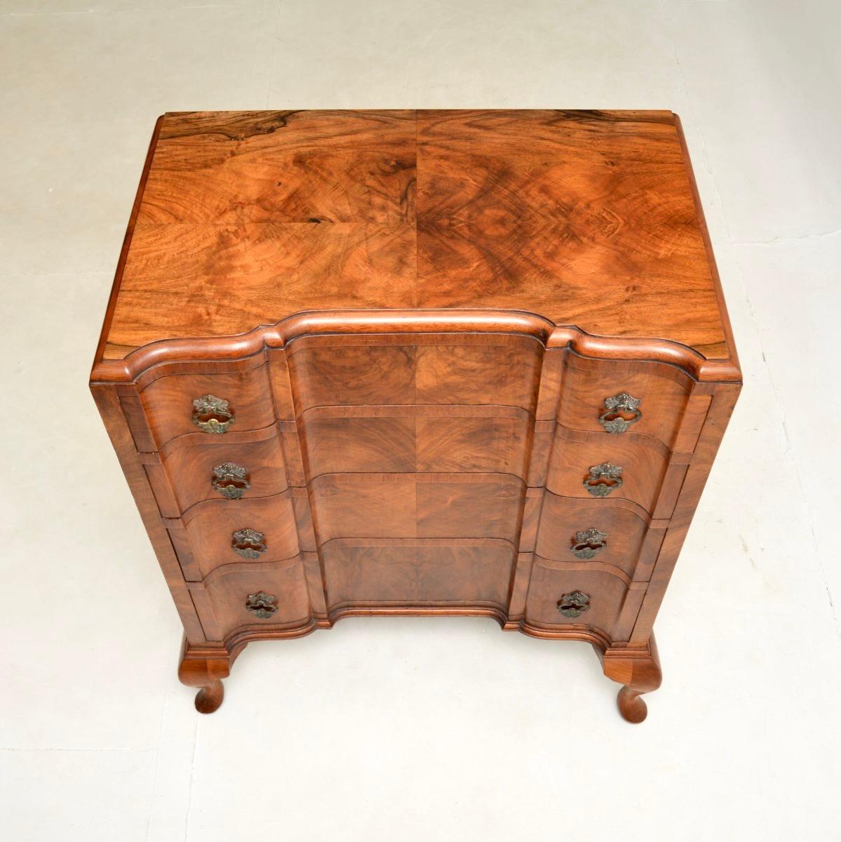 Antique Figured Walnut Chest of Drawers For Sale 1