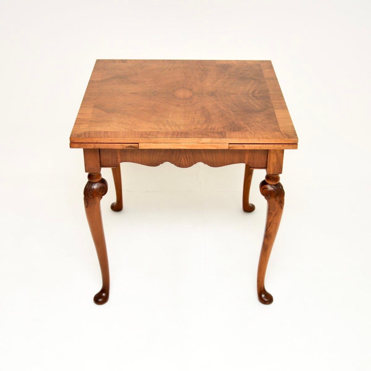 Queen Anne Antique Figured Walnut Draw Leaf Dining Table For Sale