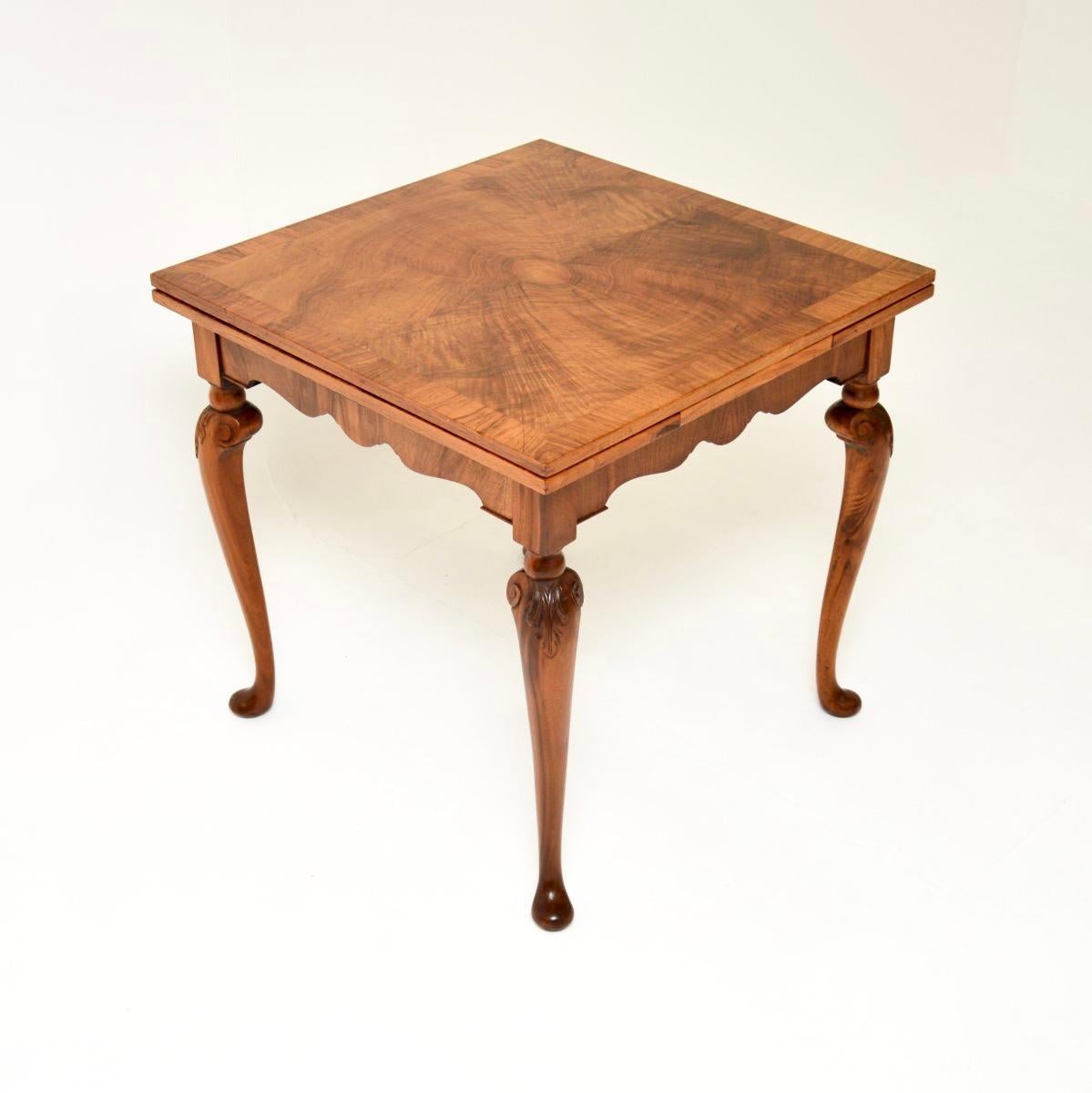 British Antique Figured Walnut Draw Leaf Dining Table For Sale